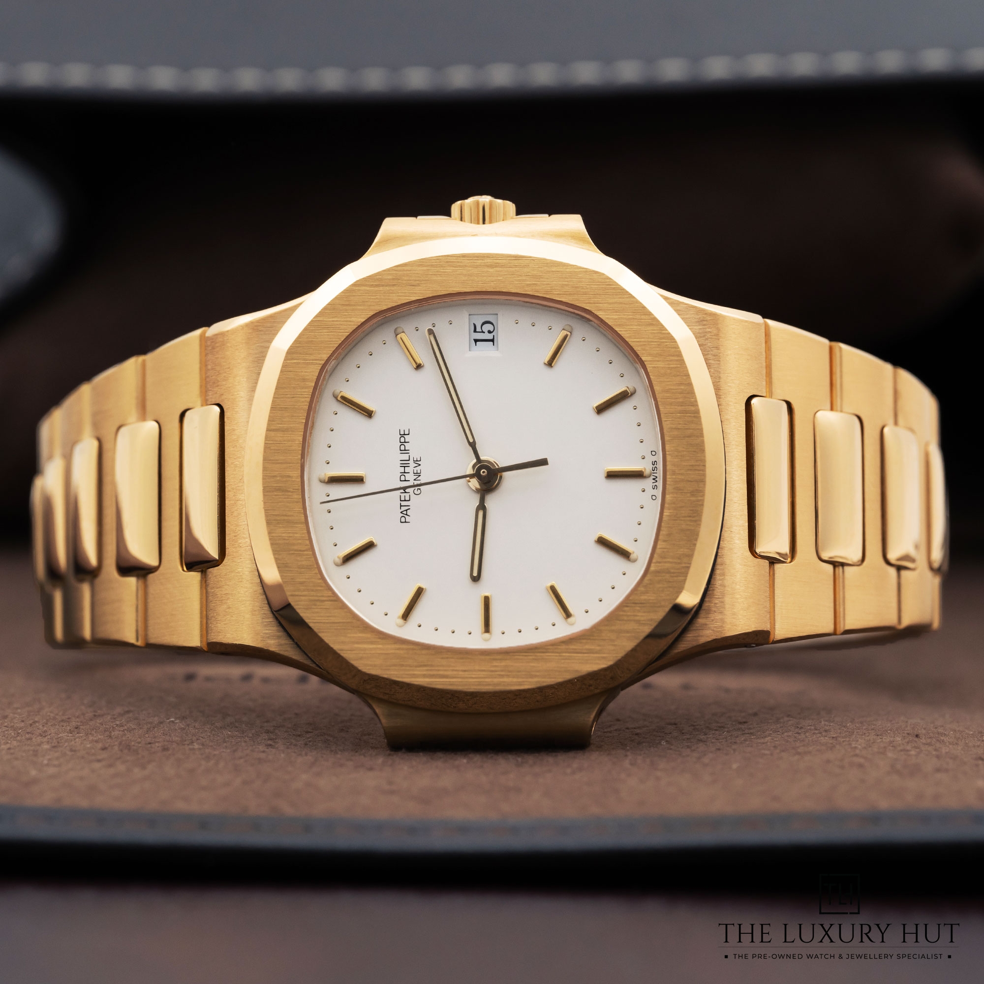 2025/05/Patek_Philippe_Nautilus_Yellow_Gold_LB592-c.jpg