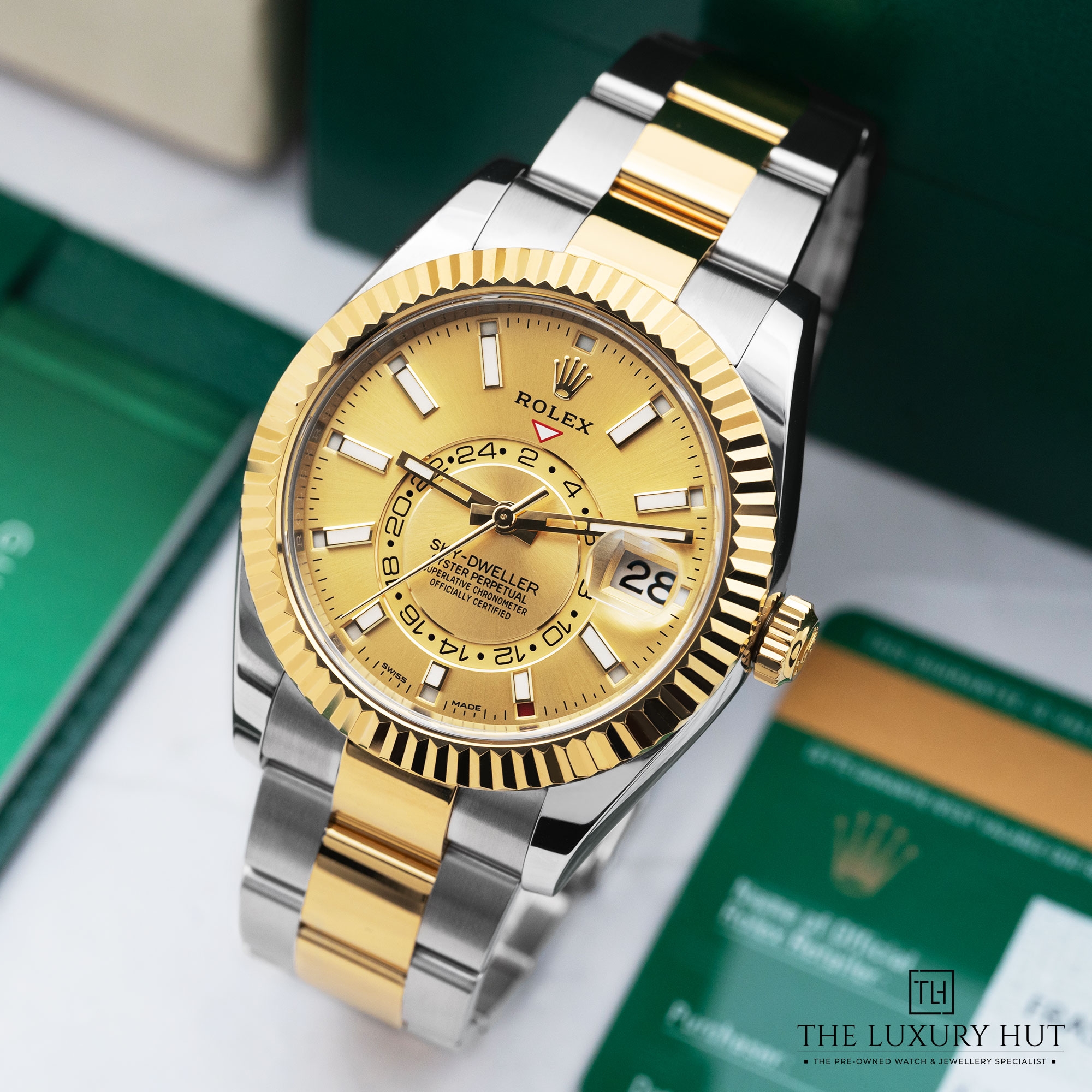 2025/05/Rolex_Sky-Dweller_Bi-Metal_Champagne_51774-b.jpg