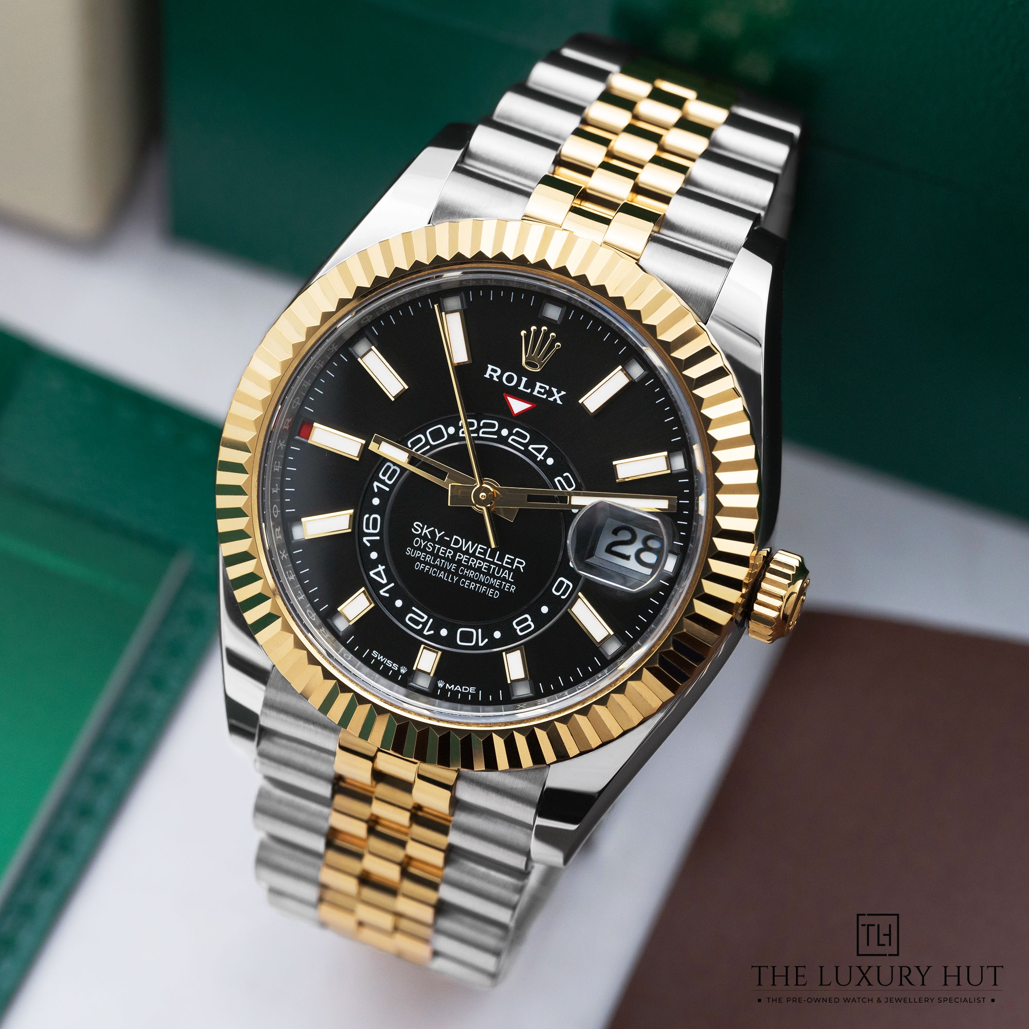 2025/05/Rolex_Sky-Dweller_Bi-Metal_Jubilee_Black_51785-b.jpg