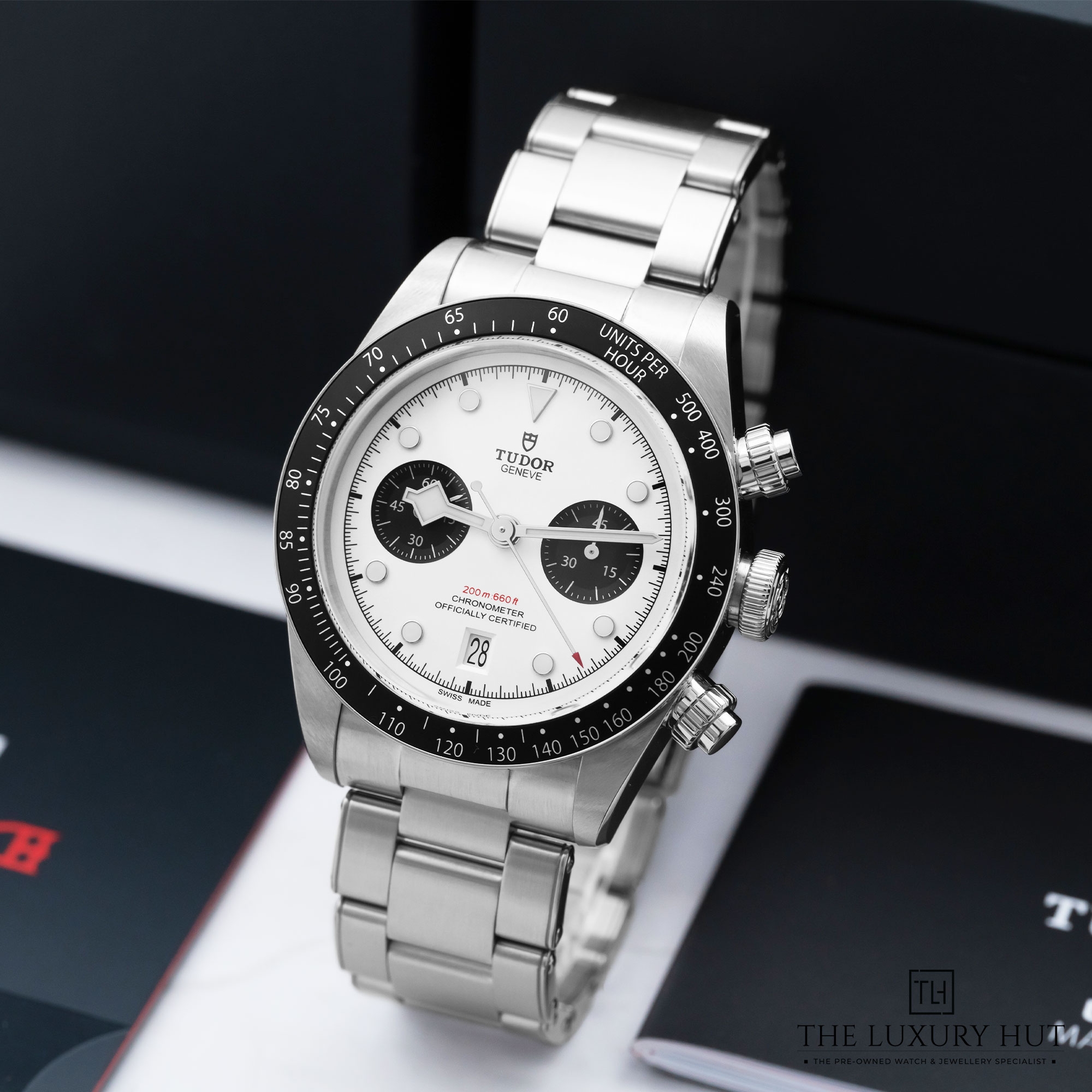 2025/05/Tudor_Black_Bay_Chrono_White_Panda_Dial_51712-b.jpg