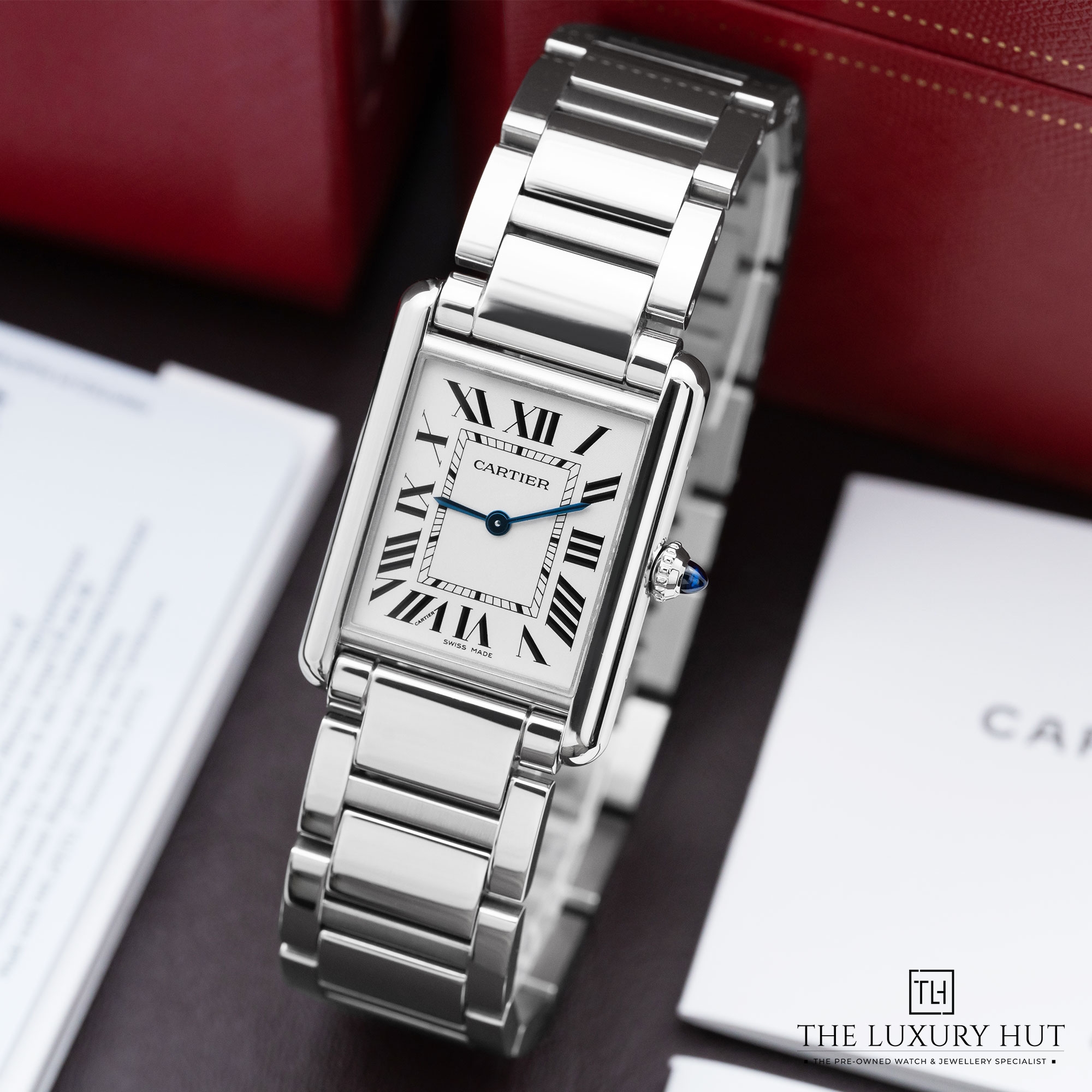 2025/06/Cartier_Tank_Must_SolarBeat_Large_LB615-b.jpg
