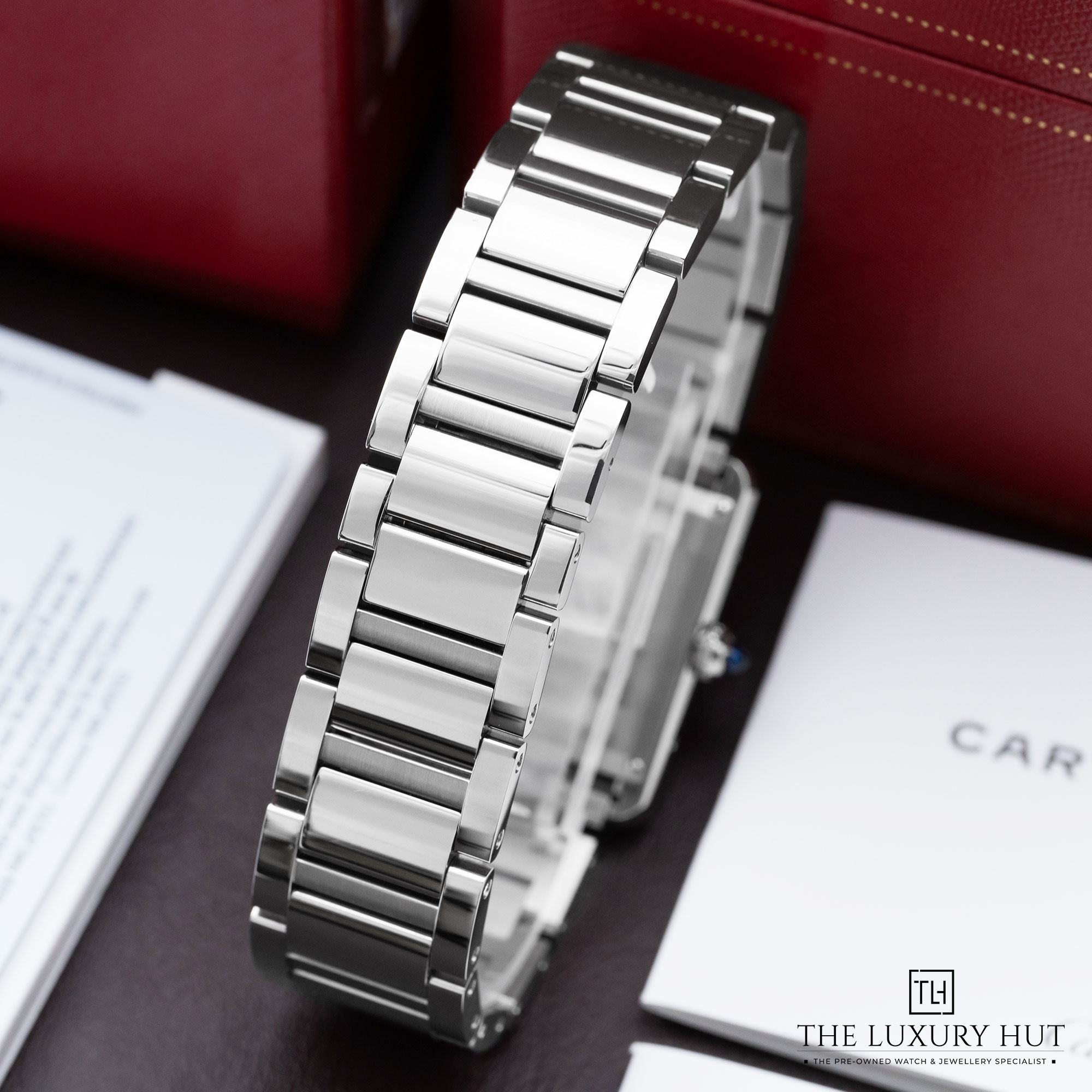 2025/06/Cartier_Tank_Must_SolarBeat_Large_LB615-d.jpg