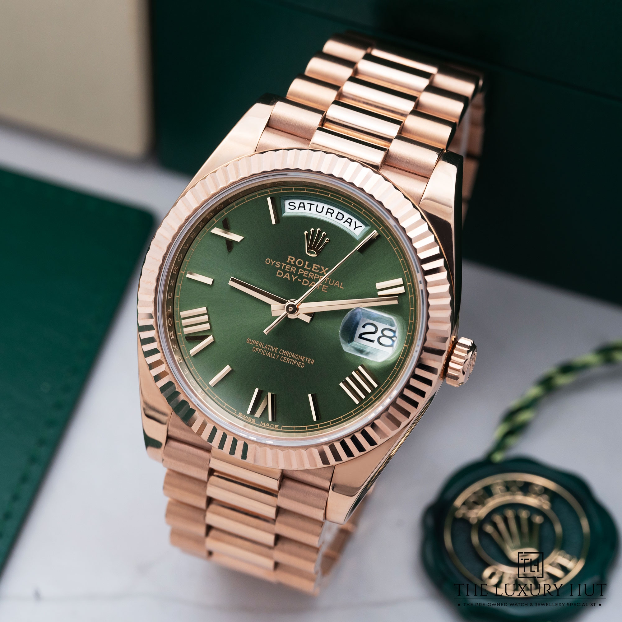 2025/06/Rolex_Day-Date_40_Gold-Olive_Green_Anniversary_51510-bb.jpg