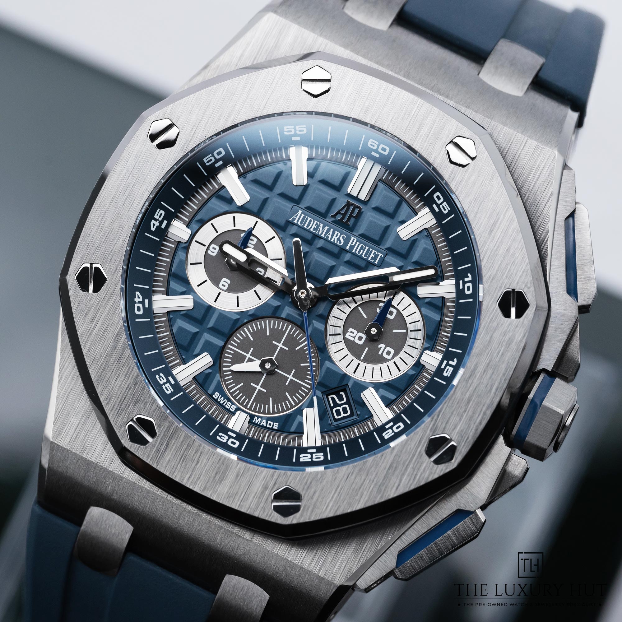 2025/07/Audemars_Piguet_Royal_Oak_Offshore_Titanium_Blue_LB622-e.jpg
