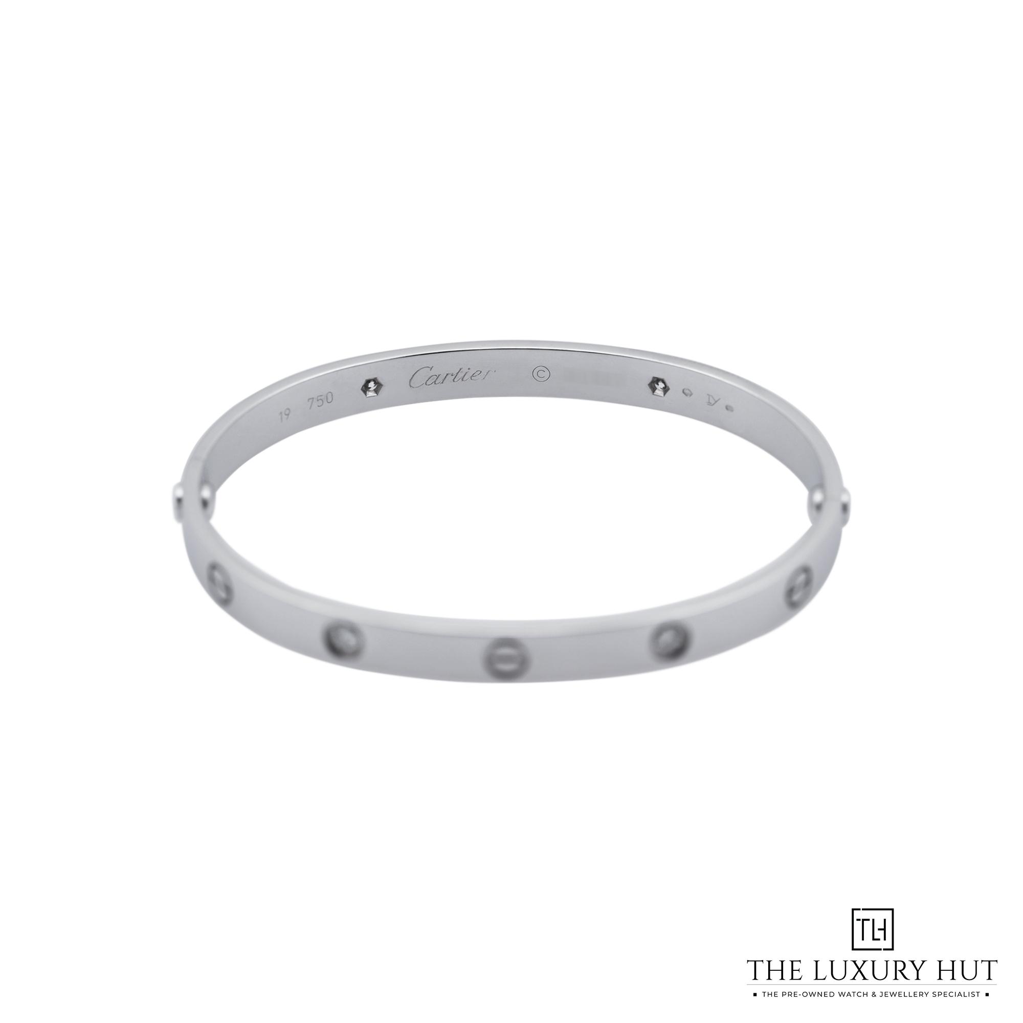 2025/07/Cartier_White_Gold_Classic_LOVE_Bangle_51860-b.jpg