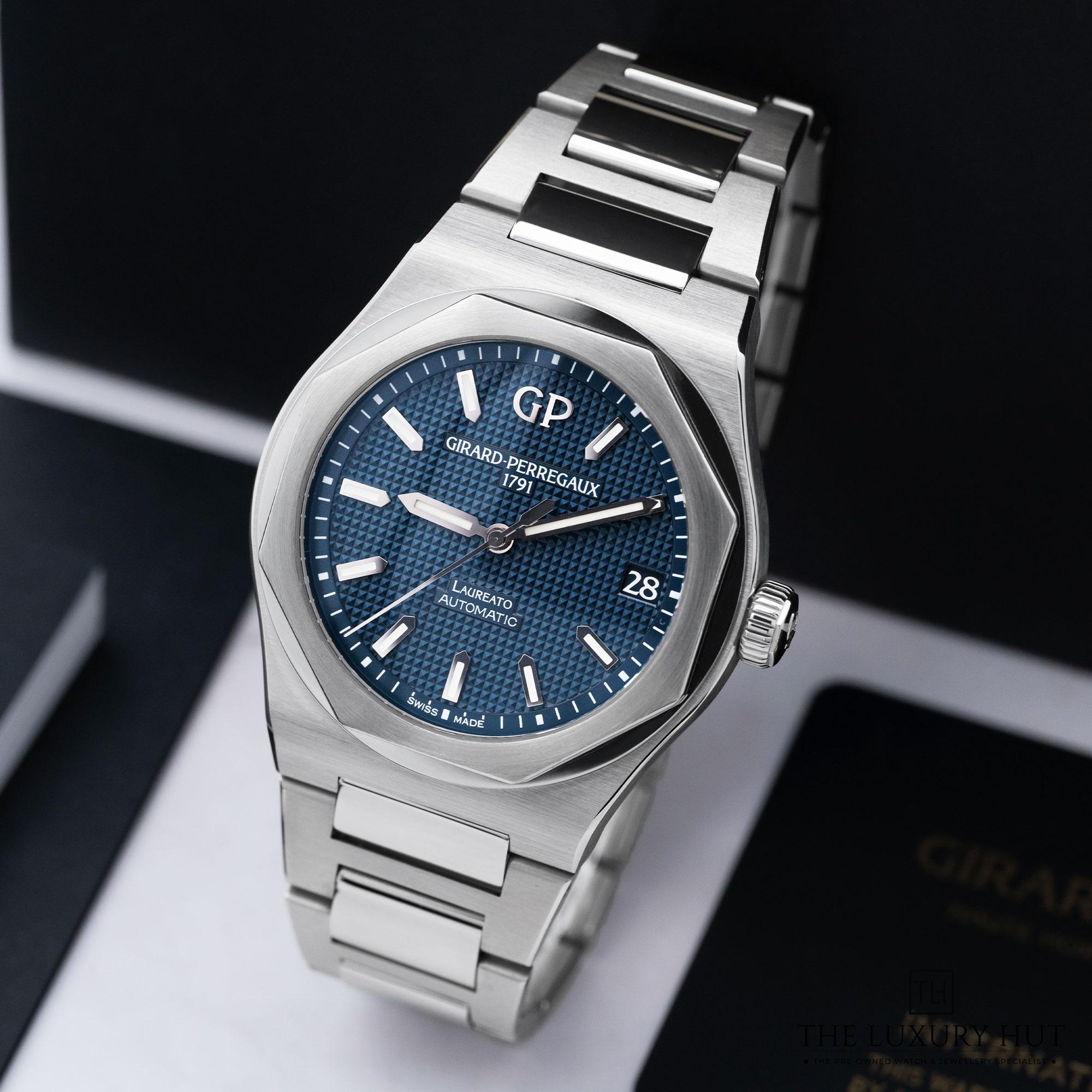 2025/07/Girard-Perregaux_Laureato_Steel_42mm_Blue_51925-b.jpg