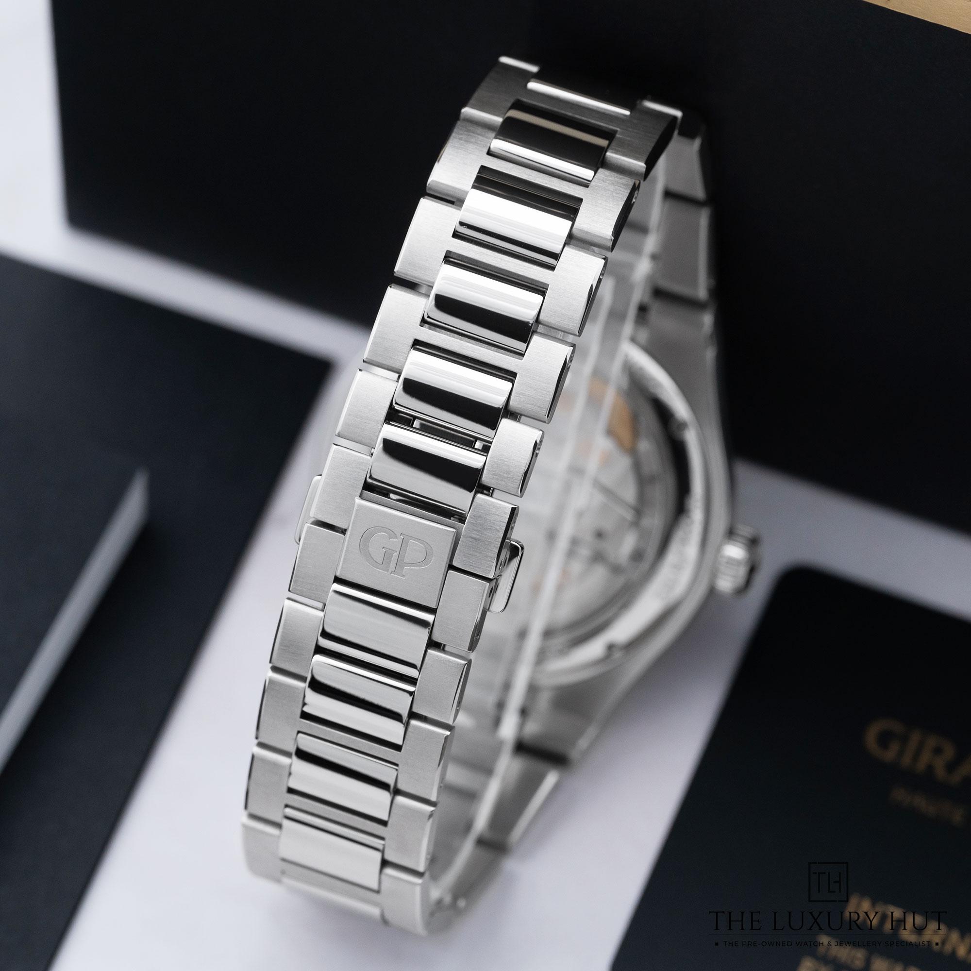 2025/07/Girard-Perregaux_Laureato_Steel_42mm_Blue_51925-d.jpg