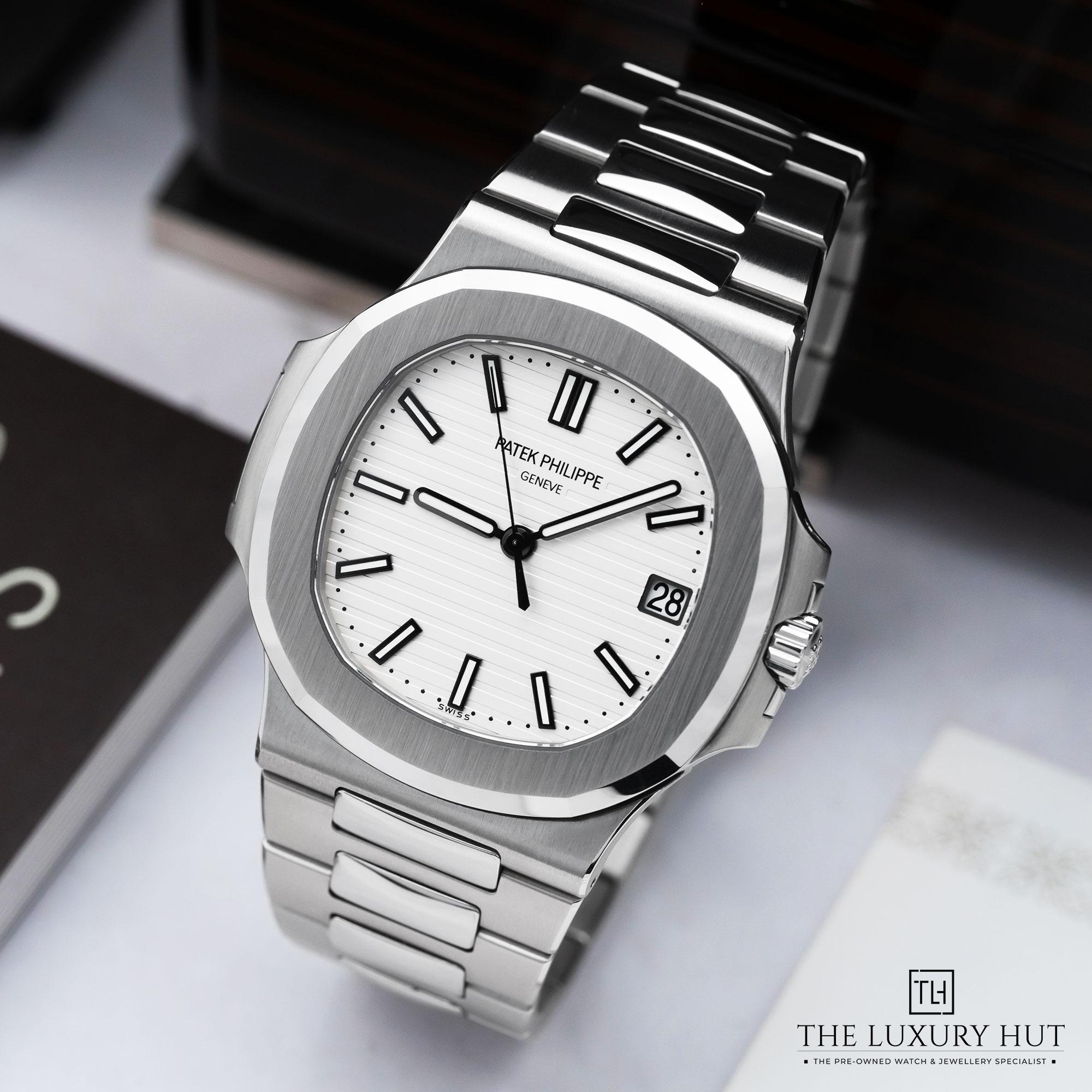 2025/07/Patek_Philippe_Nautilus_Steel_40mm_White_LB433-b.jpg