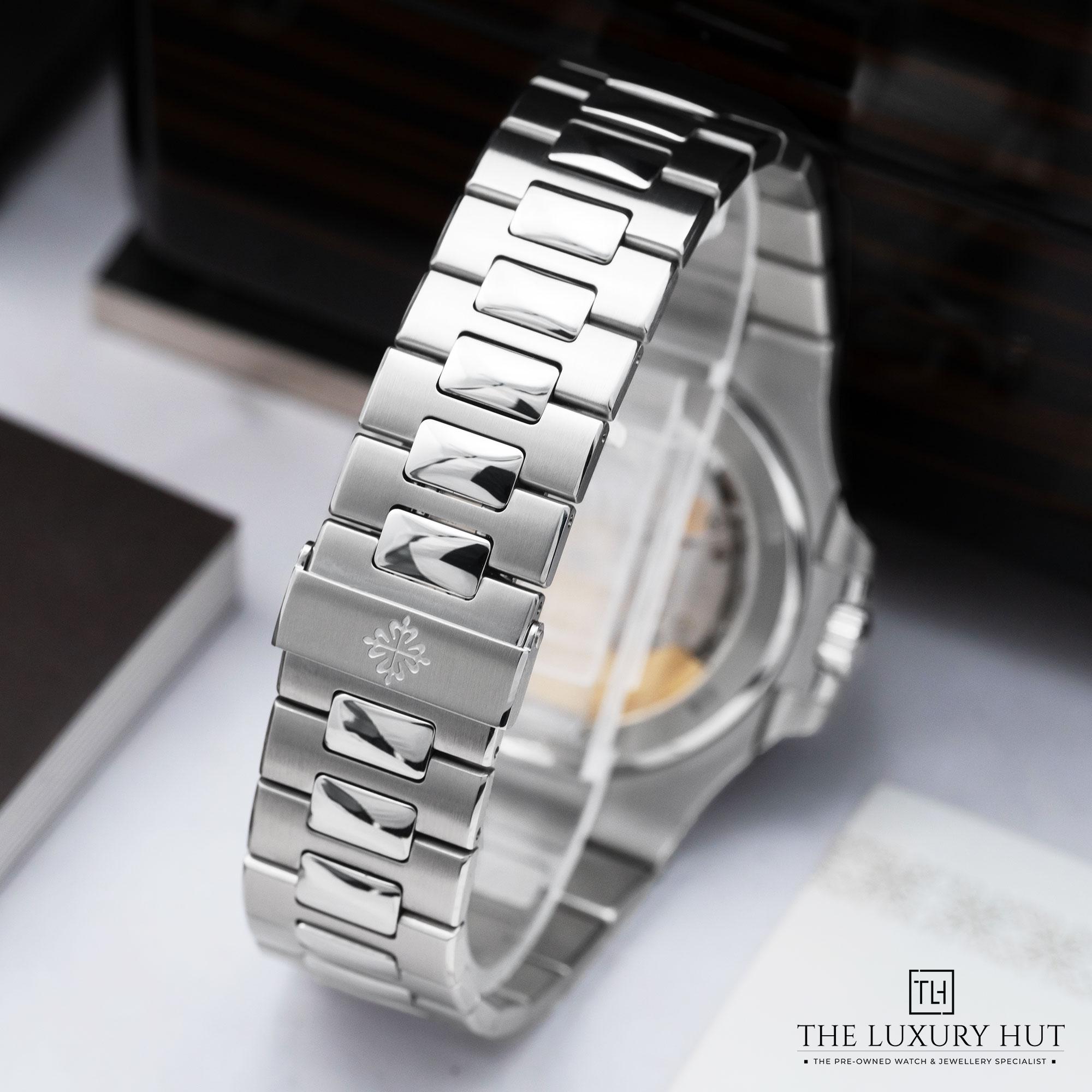2025/07/Patek_Philippe_Nautilus_Steel_40mm_White_LB433-d.jpg