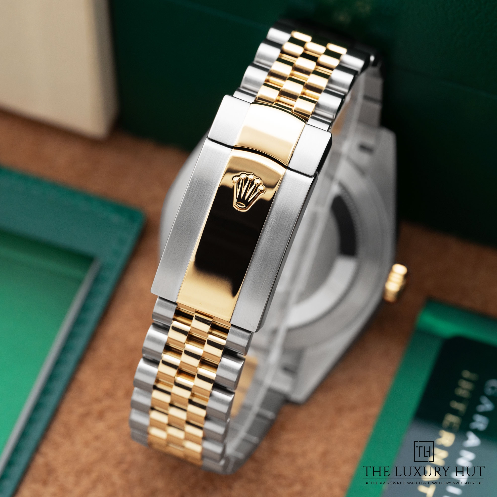 2025/07/Rolex_Datejust_41_Steel_Gold_Champagn_Dial_51974-c.jpg