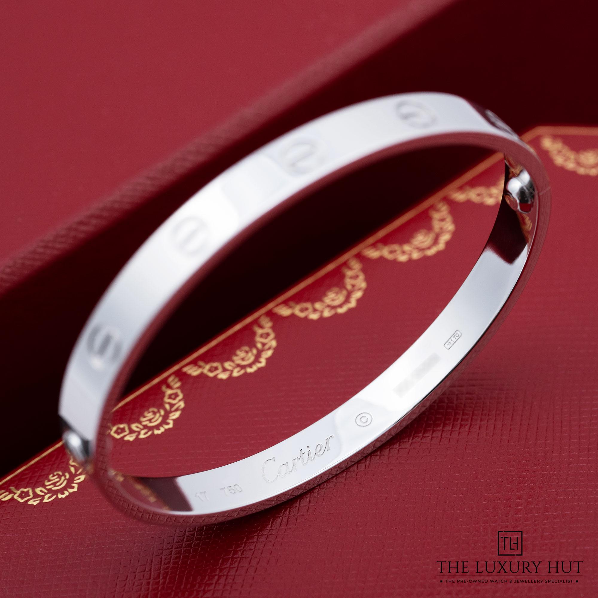 2025/08/Cartier_Gold_LOVE_Bangle_Classic_Size_17_52079-c.jpg