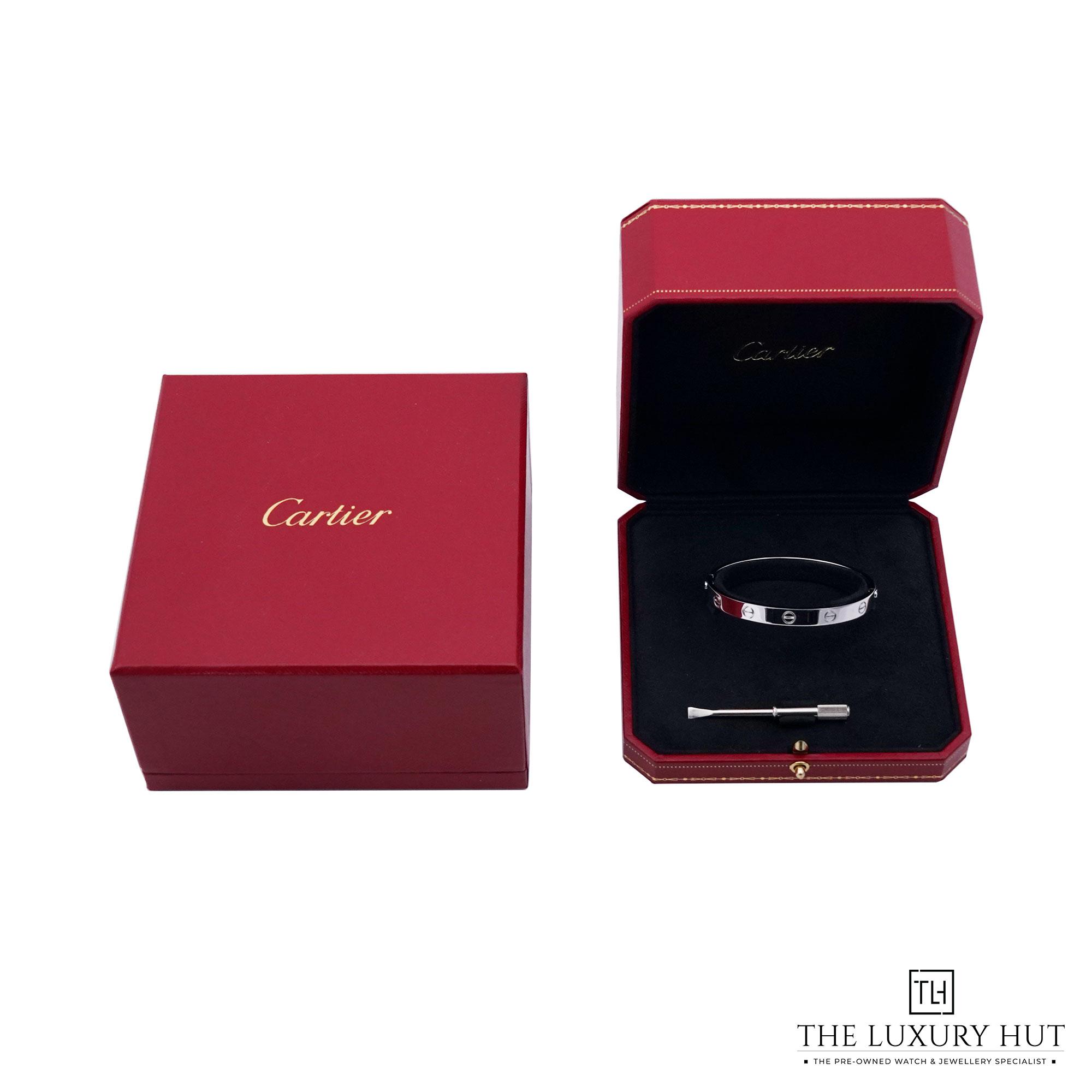 2025/08/Cartier_Gold_LOVE_Bangle_Classic_Size_17_52079-e.jpg