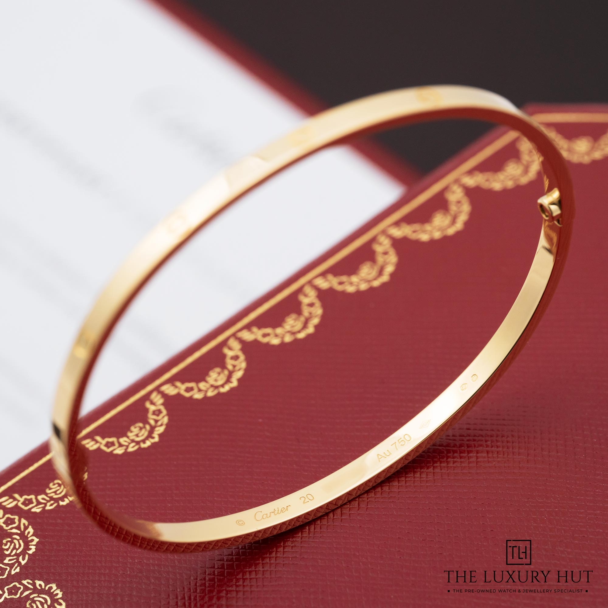 2025/08/Cartier_Yellow_Gold_LOVE_Bangle_Small_52069-c.jpg