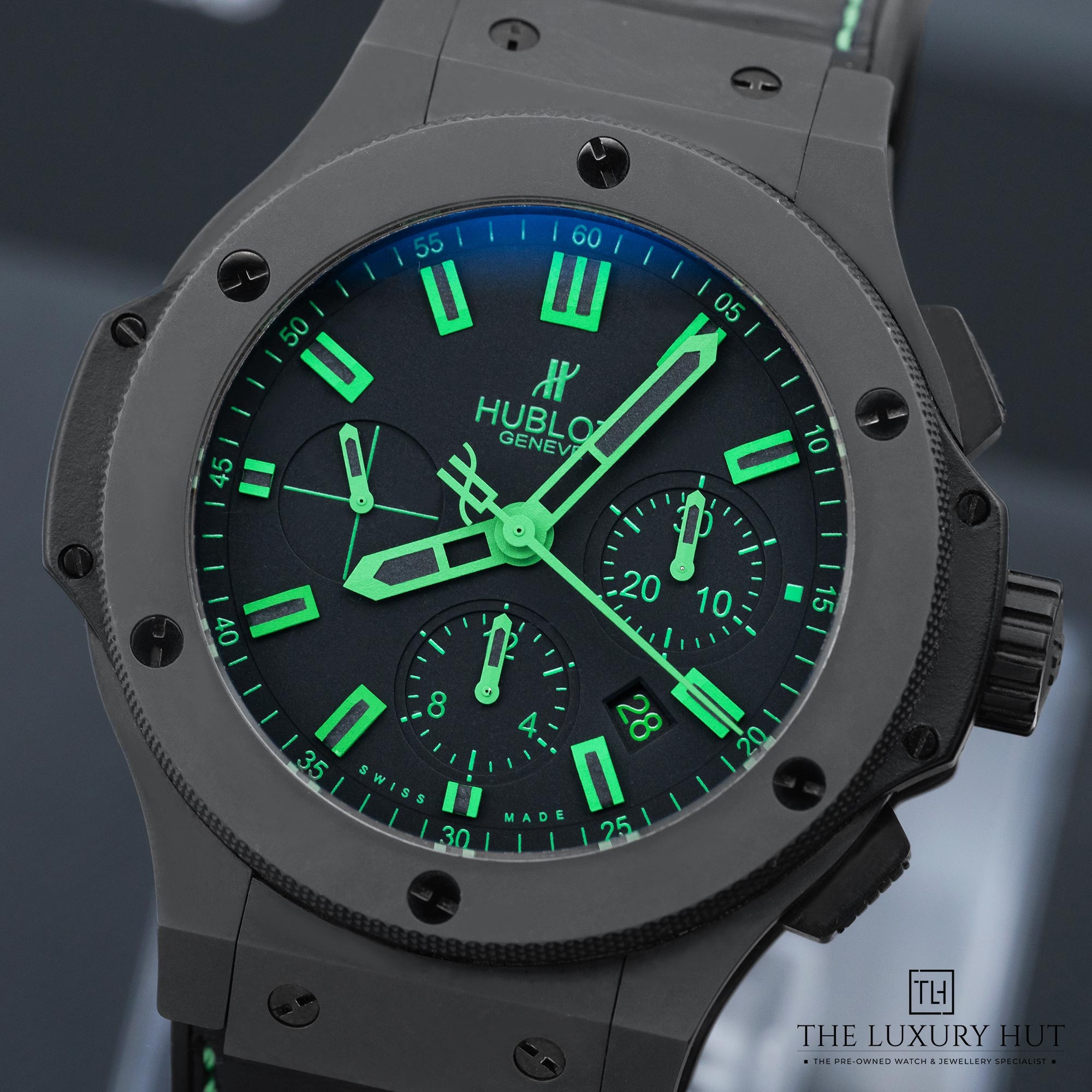 2025/08/Hublot_Big_Bang_Black_Chronograph_Green_52038-d.jpg
