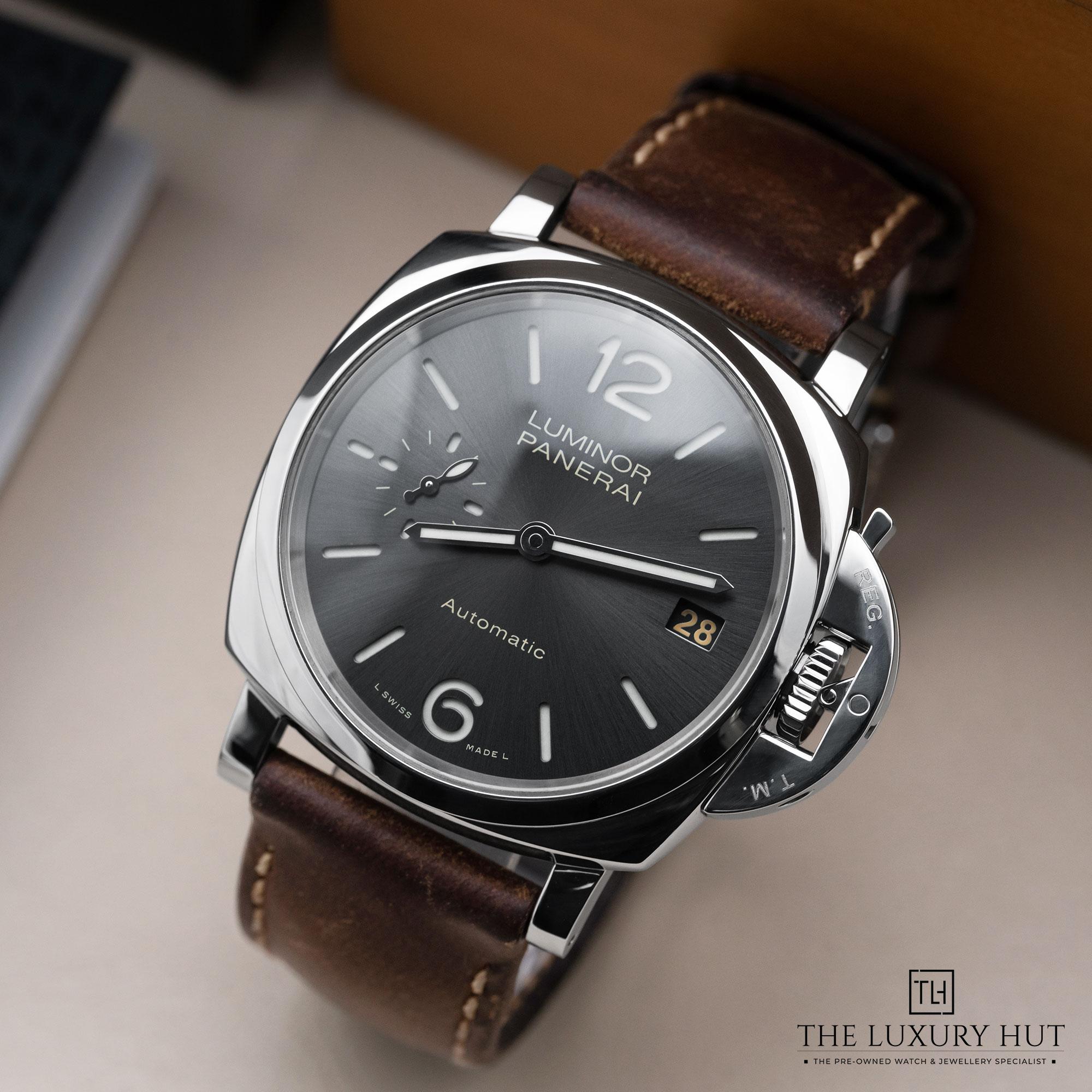 2025/08/Panerai_Luminor_Due_Steel_Anthracite_Grey_52054-b.jpg