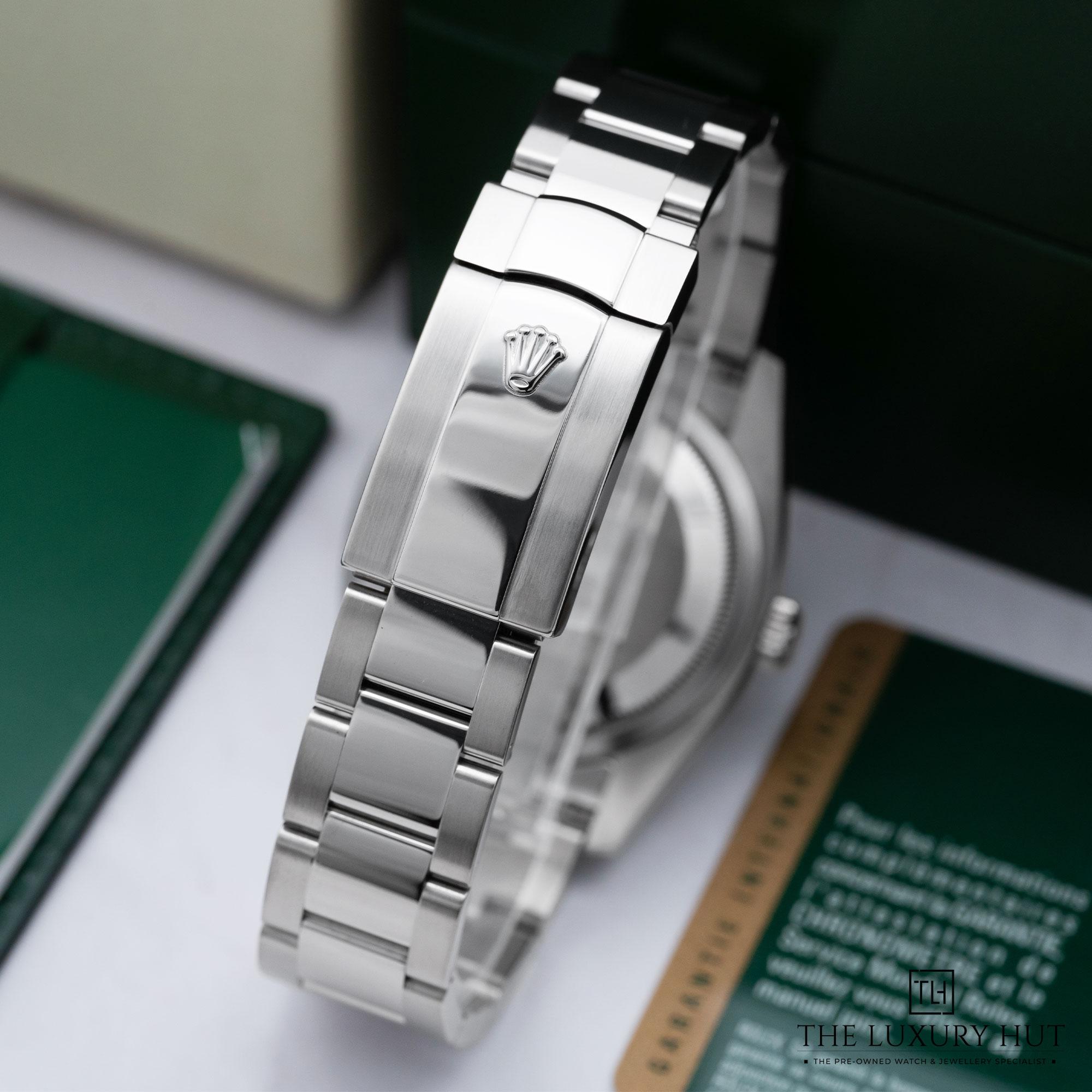 2025/08/Rolex_Datejust_36mm_Steel_Blue_Roulette_52011-d.jpg