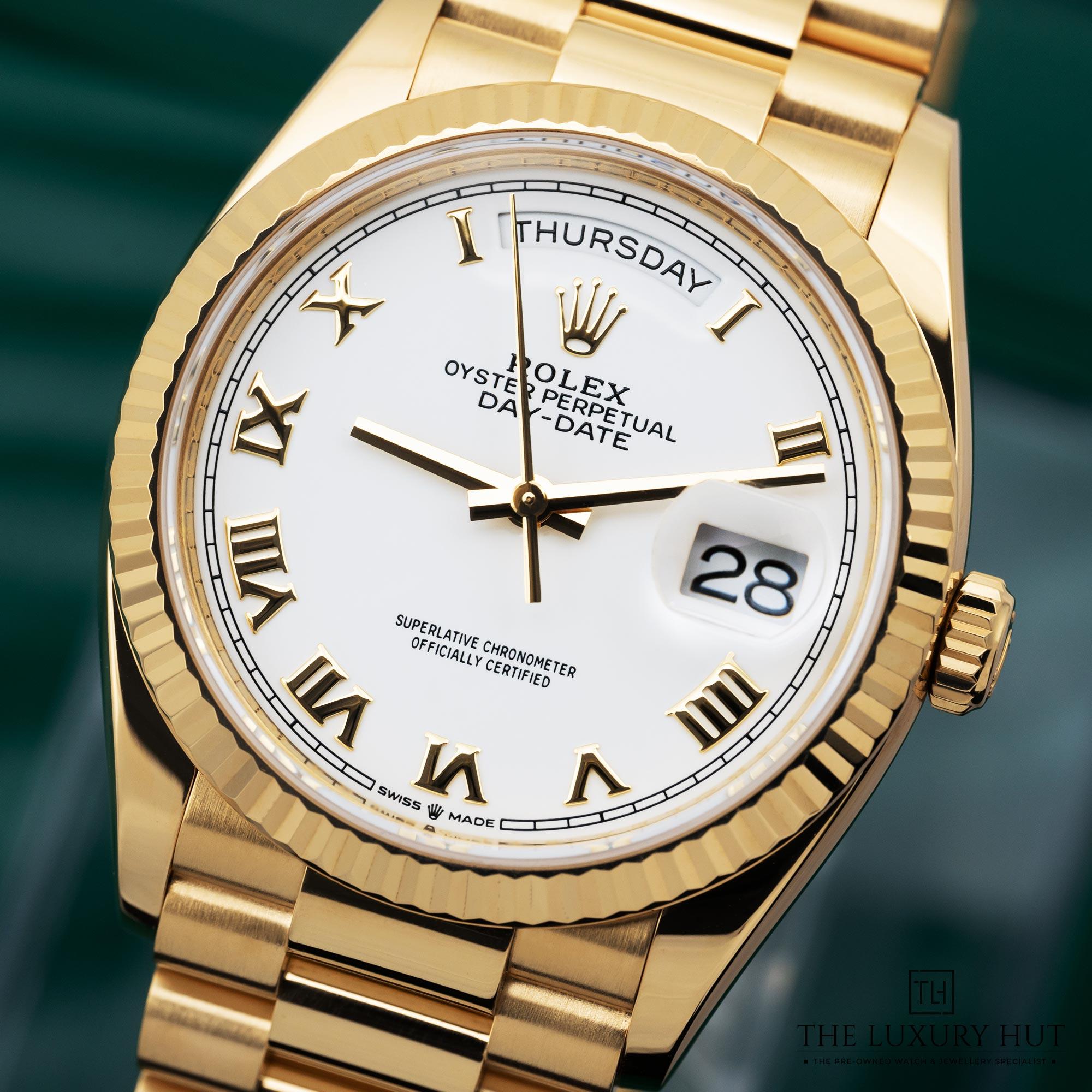 2025/08/Rolex_Day-Date_36_Gold_White_Roman_Dial_52097-e.jpg