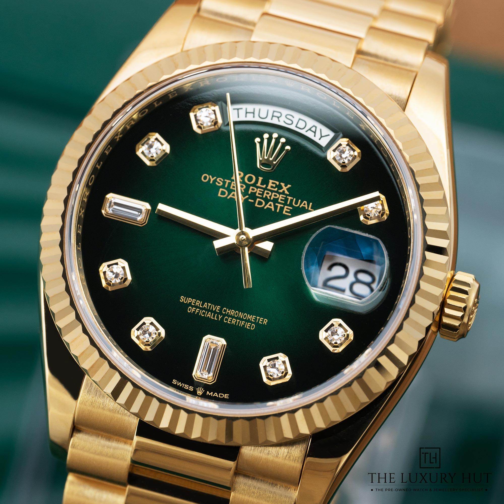 2025/08/Rolex_Day-Date_36_Green_Ombre_Diamond_52040-e.jpg
