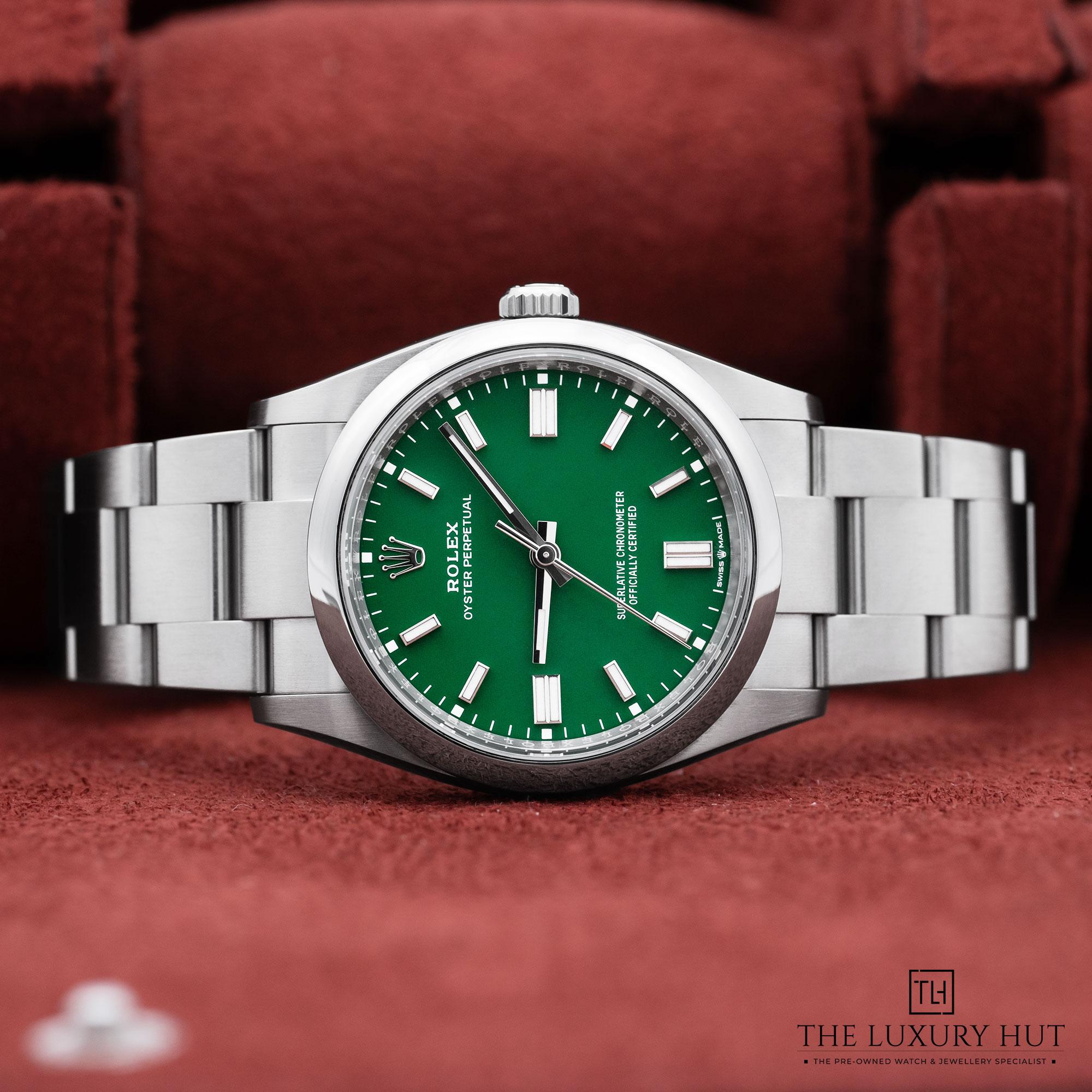 2025/08/Rolex_Oyster_Perpetual_36mm_Steel_Green_Dial_52105b.jpg