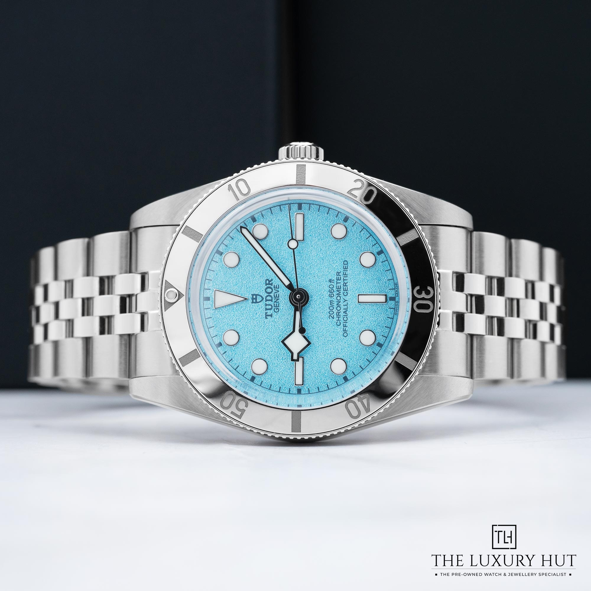2025/08/Tudor_Black_Bay_54_Steel_Lagoon_Blue_52089-d.jpg