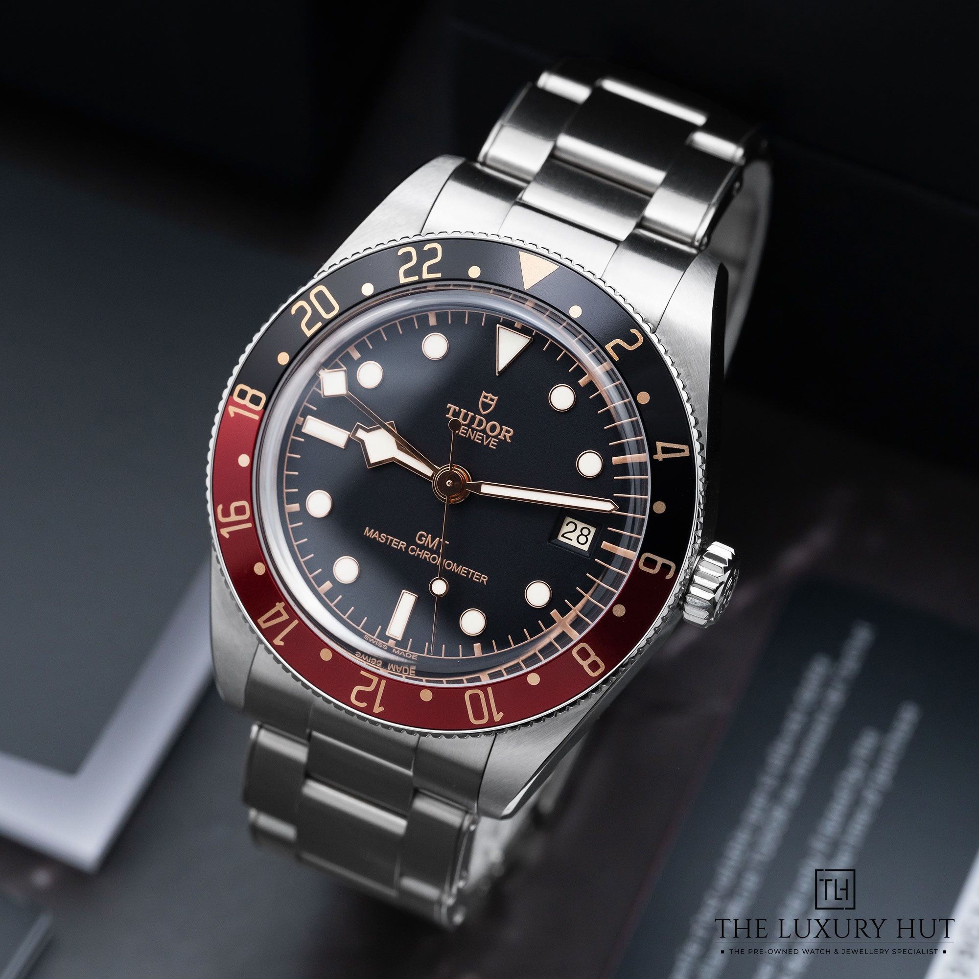 2025/08/Tudor_Black_Bay_58_GMT_Steel_Black_51937-b.jpg