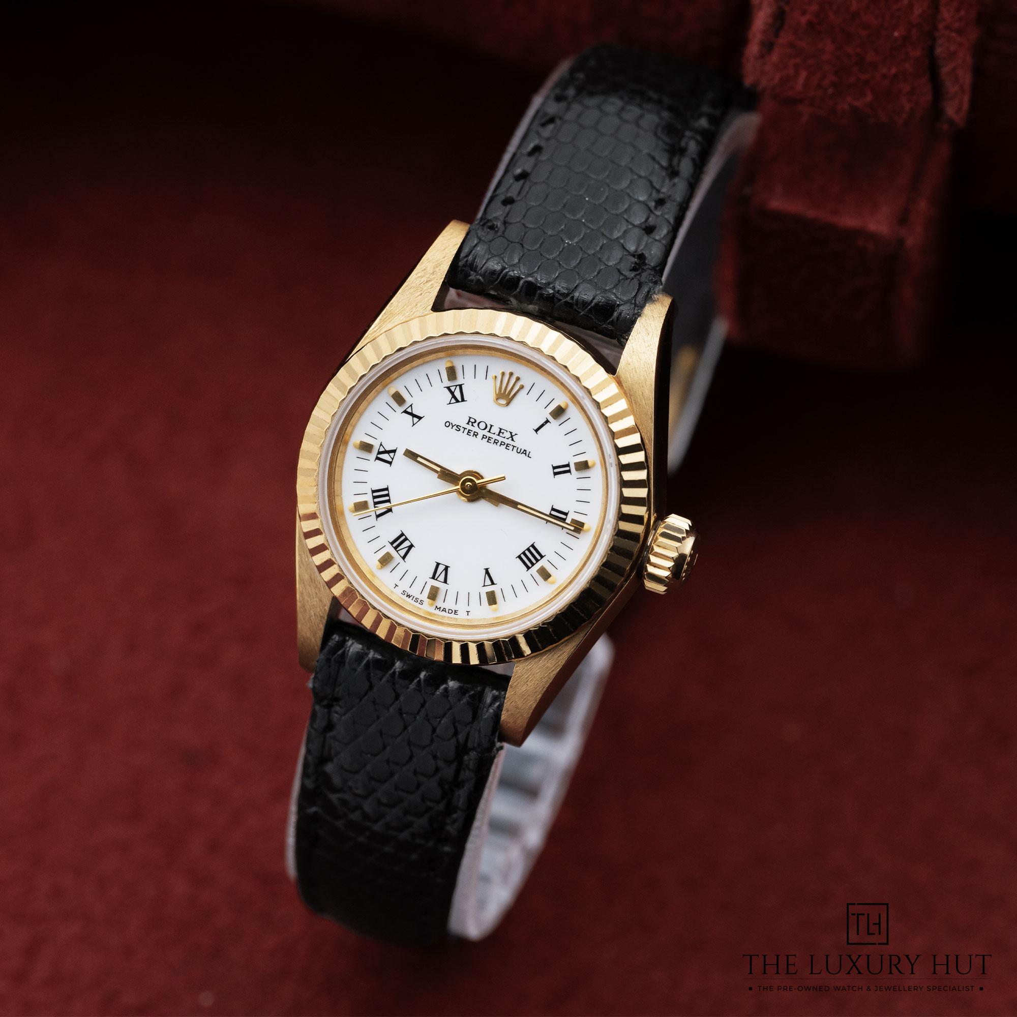 2025/08/Vintage_Rolex_Oyster_Perpetual_Gold_26_White_51983-b.jpg