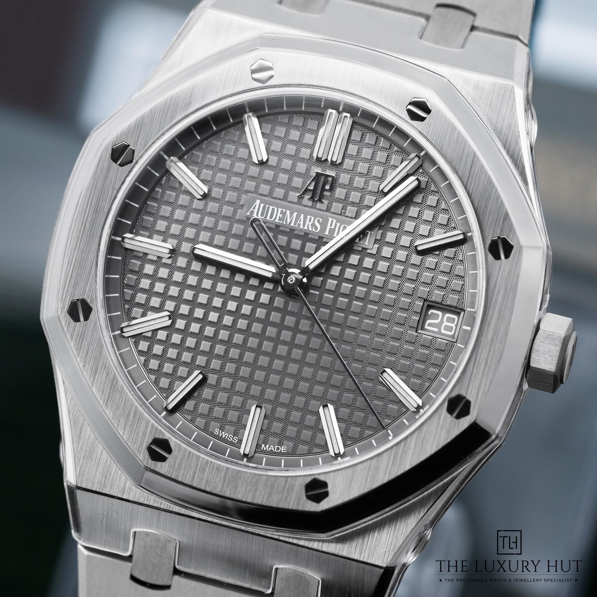 2025/09/Audemars_Piguet_Royal_Oak_Slate_Grey_Tapisserie_52175-e.jpg