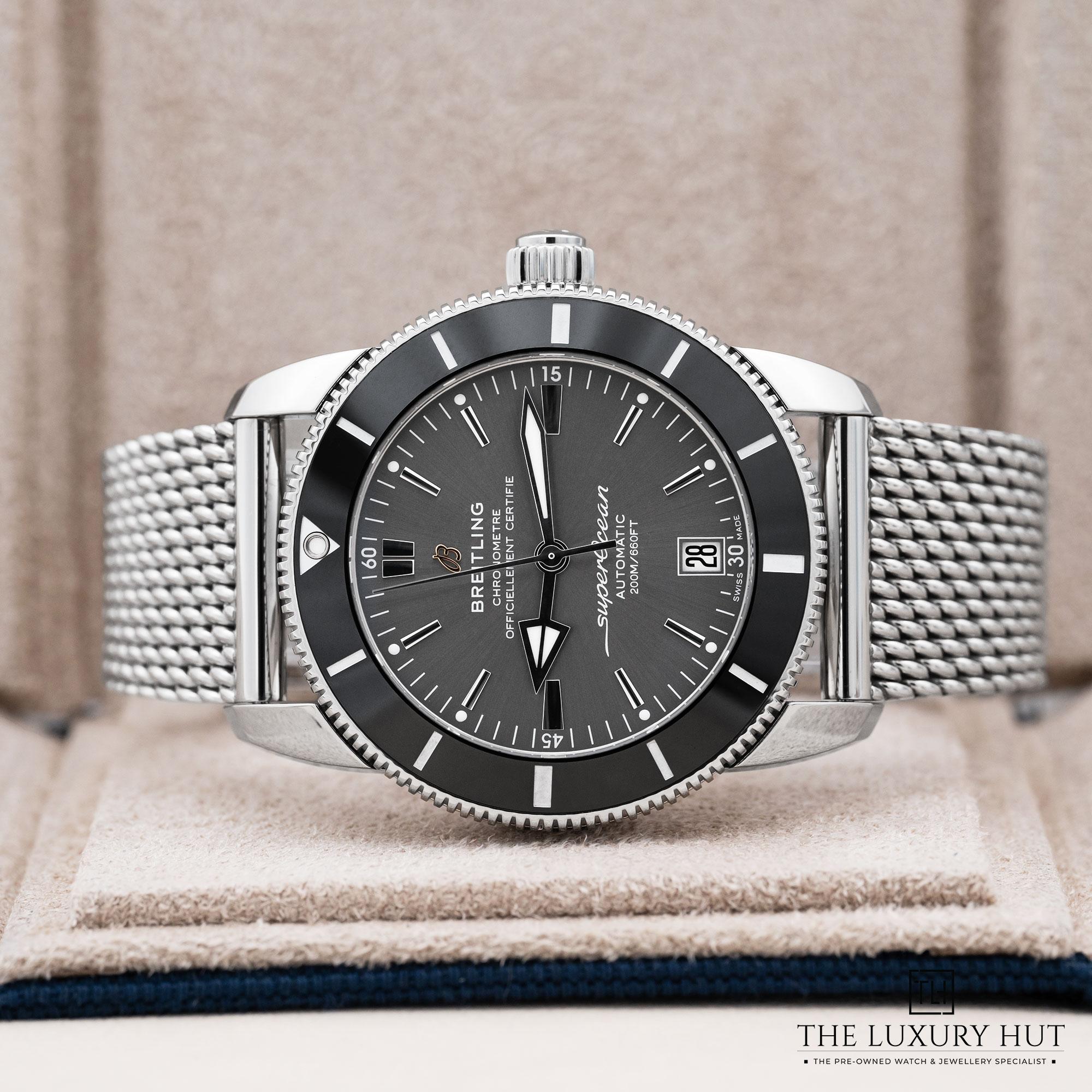 2025/09/Breitling_Superocean_Heritage_B20_Steel_Grey_52203-b.jpg