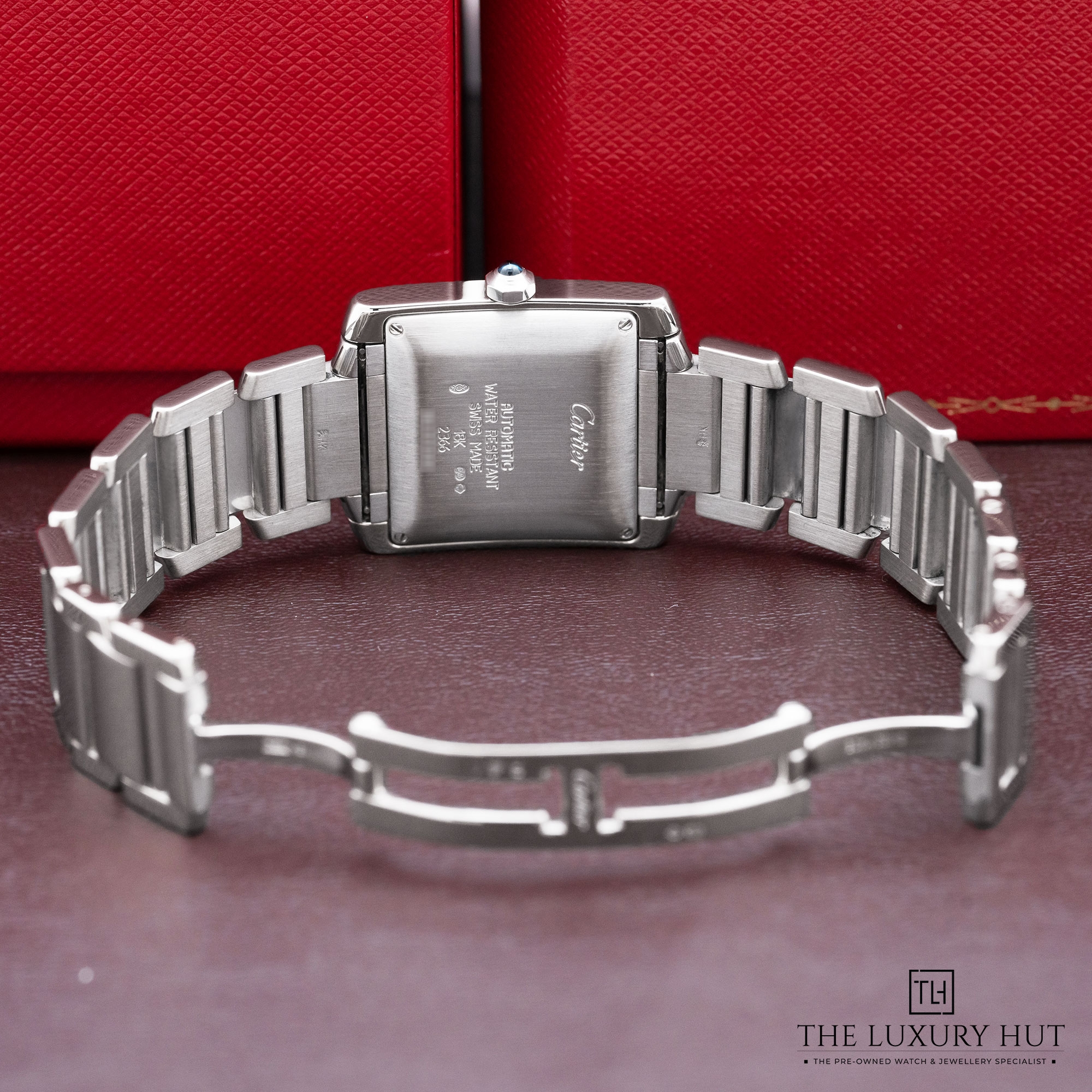 2025/09/Cartier_Tank_Francaise_White_Gold_Silver_Guilloche_52078-c.jpg