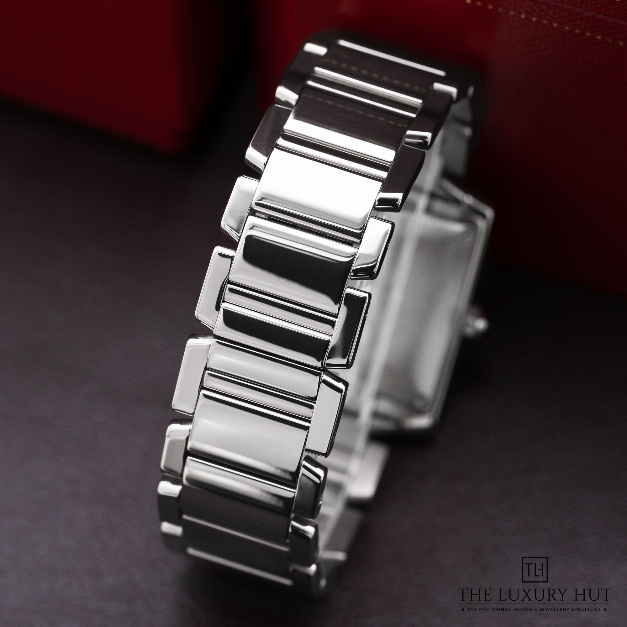 2025/09/Cartier_Tank_Francaise_White_Gold_Silver_Guilloche_52078-d.jpg