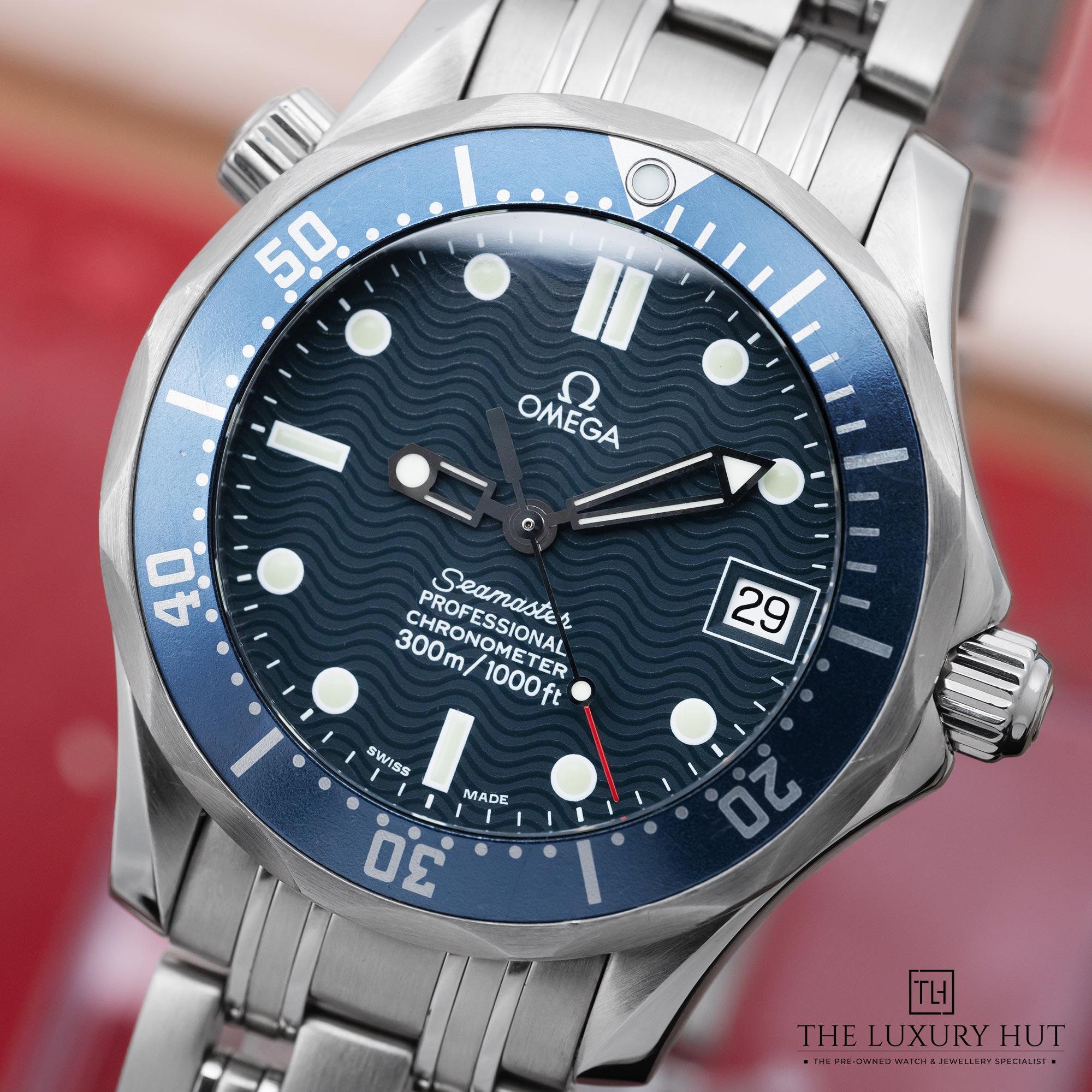 2025/09/Omega_Seamaster_300M_Steel_36_Blue_Wave_Dial_52113-ee.jpg