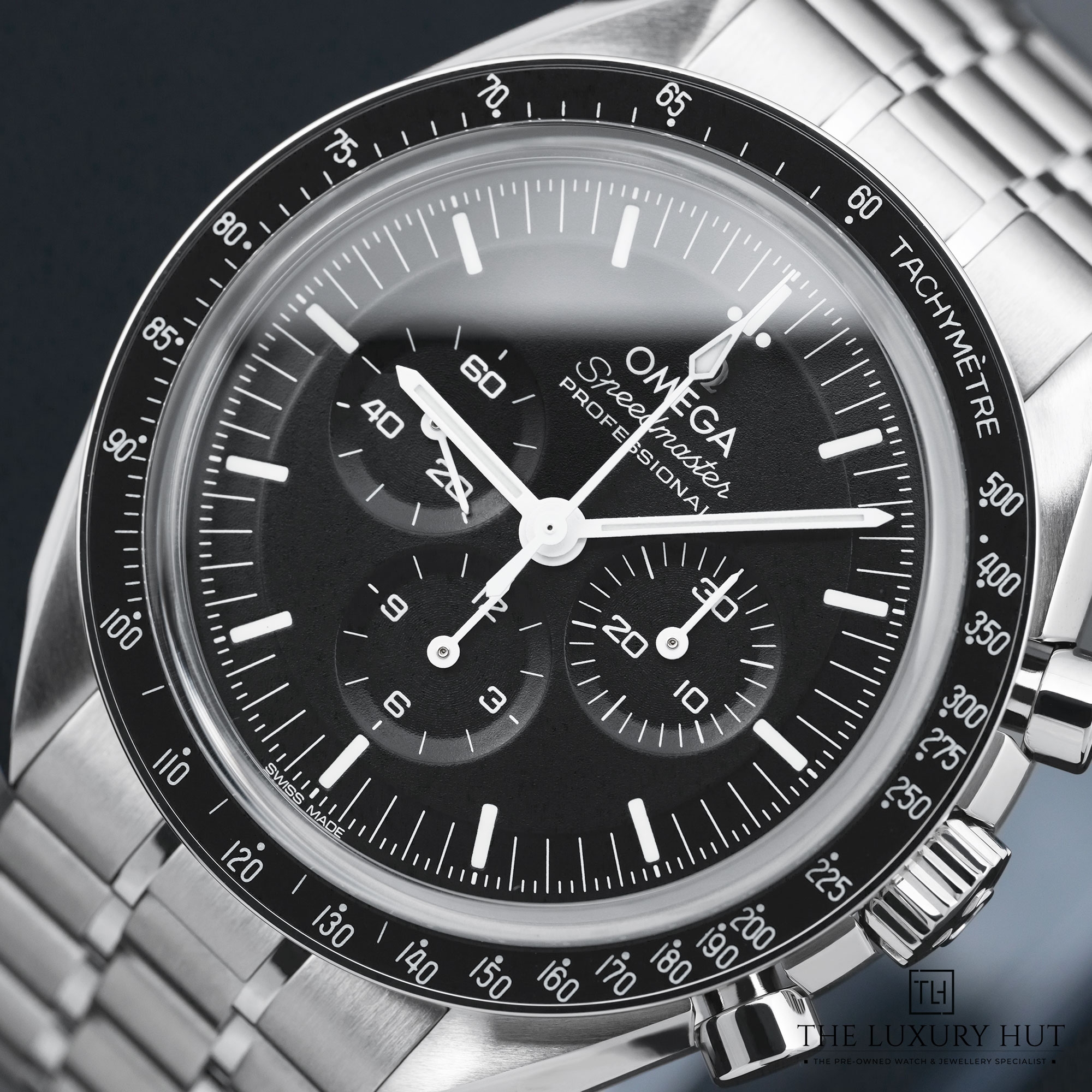 2025/09/Omega_Speedmaster_Moonwatch_42mm_Black_Dial_52195-e.jpg
