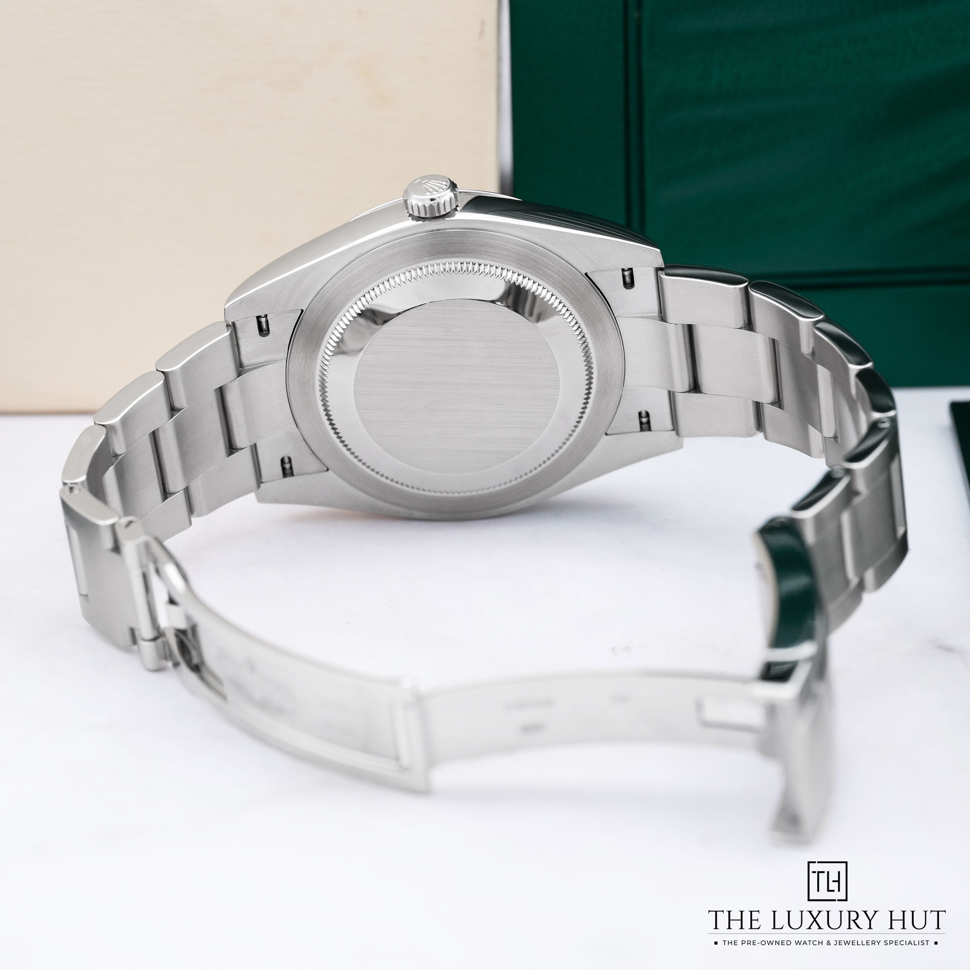 2025/09/Rolex_Oyster_Perpetual_41mm_Steel_Silver_52147-c.jpg