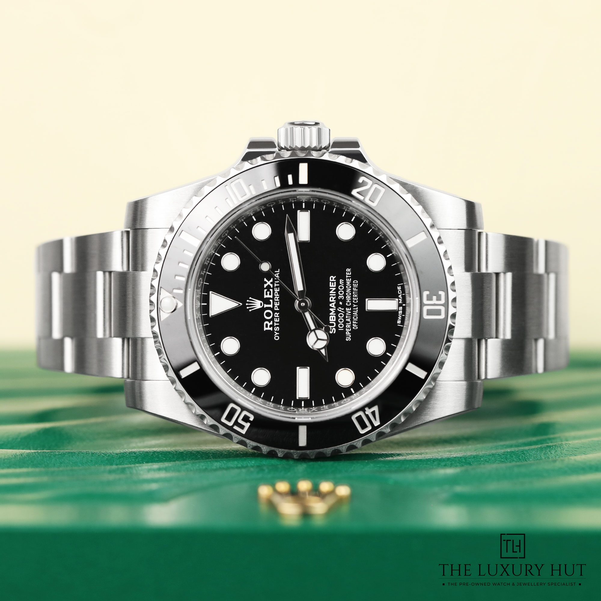2025/09/Rolex_Submariner_No-Date_Steel_Black_Dial_52039-c.jpg