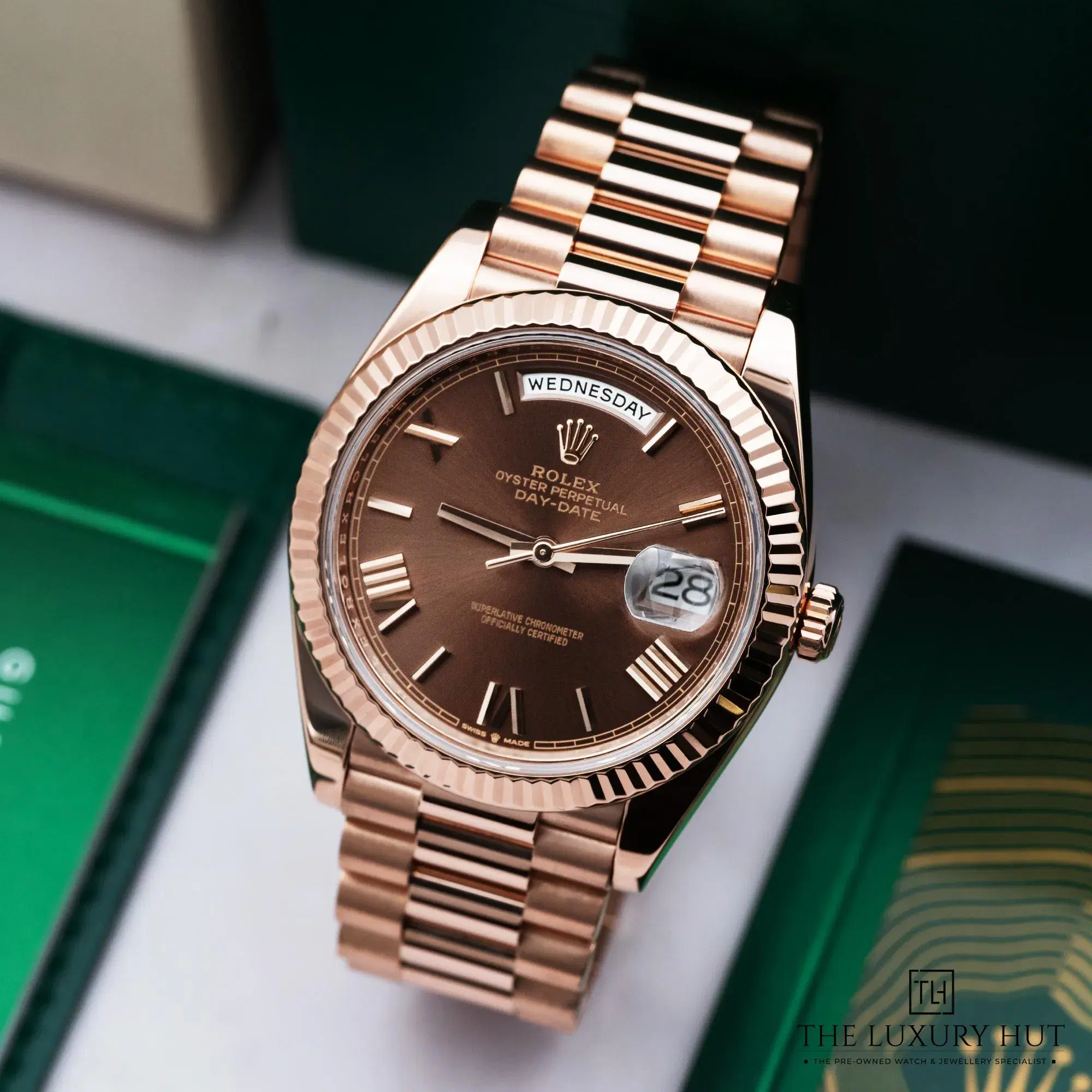 2025/10/53bdad7e-a2e0-4183-ab94-208abada2cf7Rolex_Day-Date_40mm_Everose_Gold_Chocolate_New_LB703-b.webp