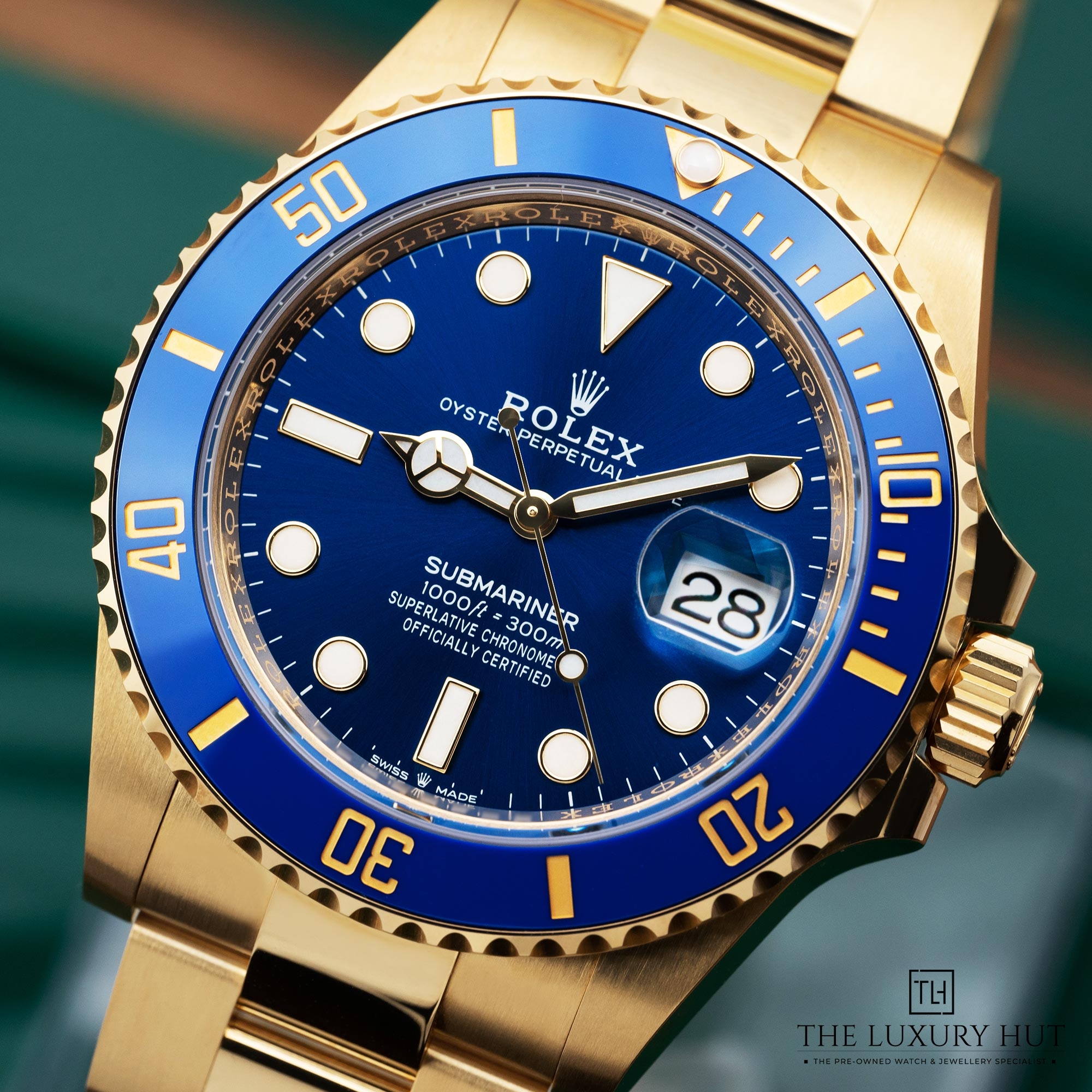 2025/10/559fbcab-8fb4-4ab8-aae0-57fd68106fdeRolex_Submariner_Yellow_Gold_41mm_Blue_Dial_LB694-d.jpg