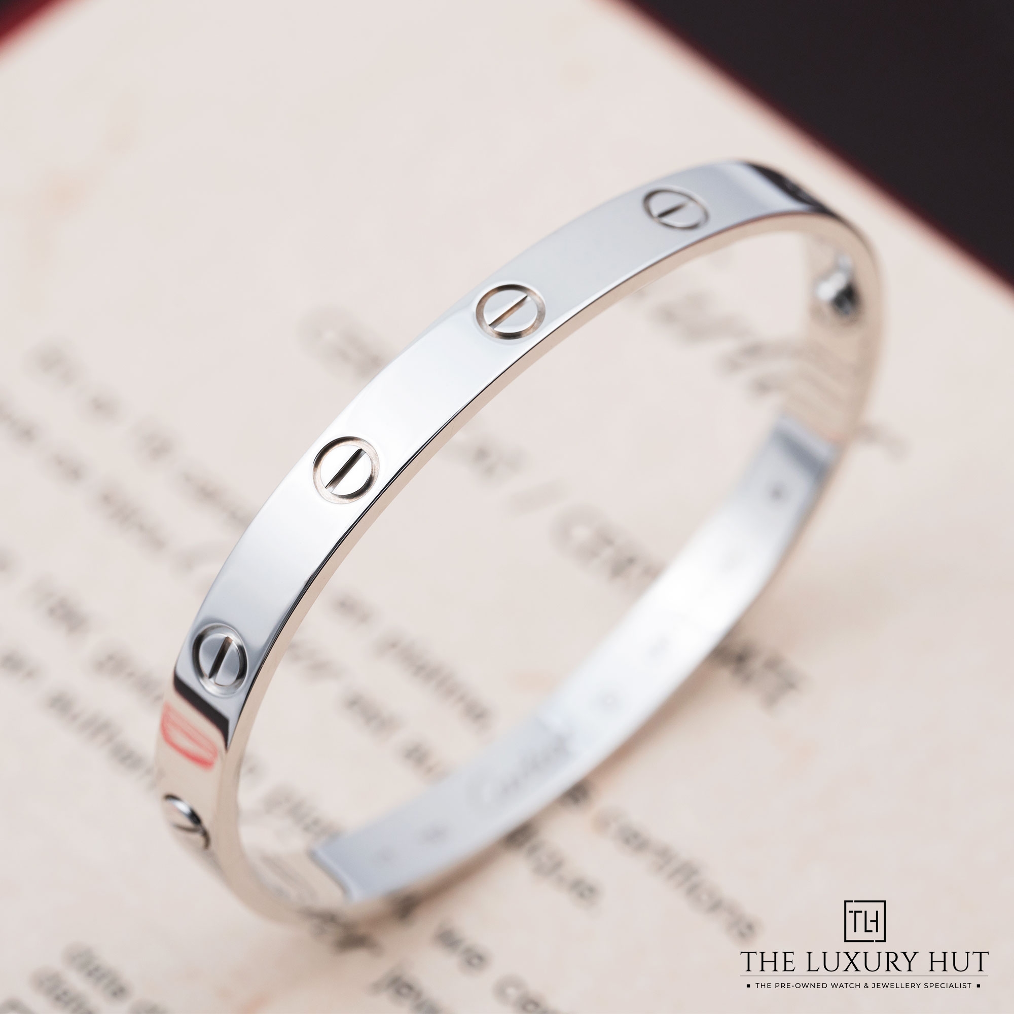 2025/10/64614dc8-d5c0-4d9f-b9d5-a295df6414e2Cartier_18ct_White_Gold_LOVE_Bangle_Classic_Model_52299-c.jpg