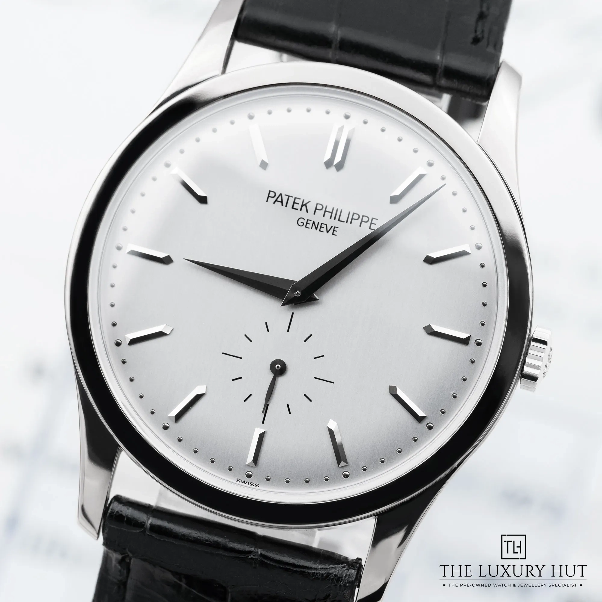 2025/10/69b92e6e-7883-4acf-a35e-8d98b560b60bPatek_Philippe_Calatrava_White_Gold_Silver-Dial_Update_51914-f.webp