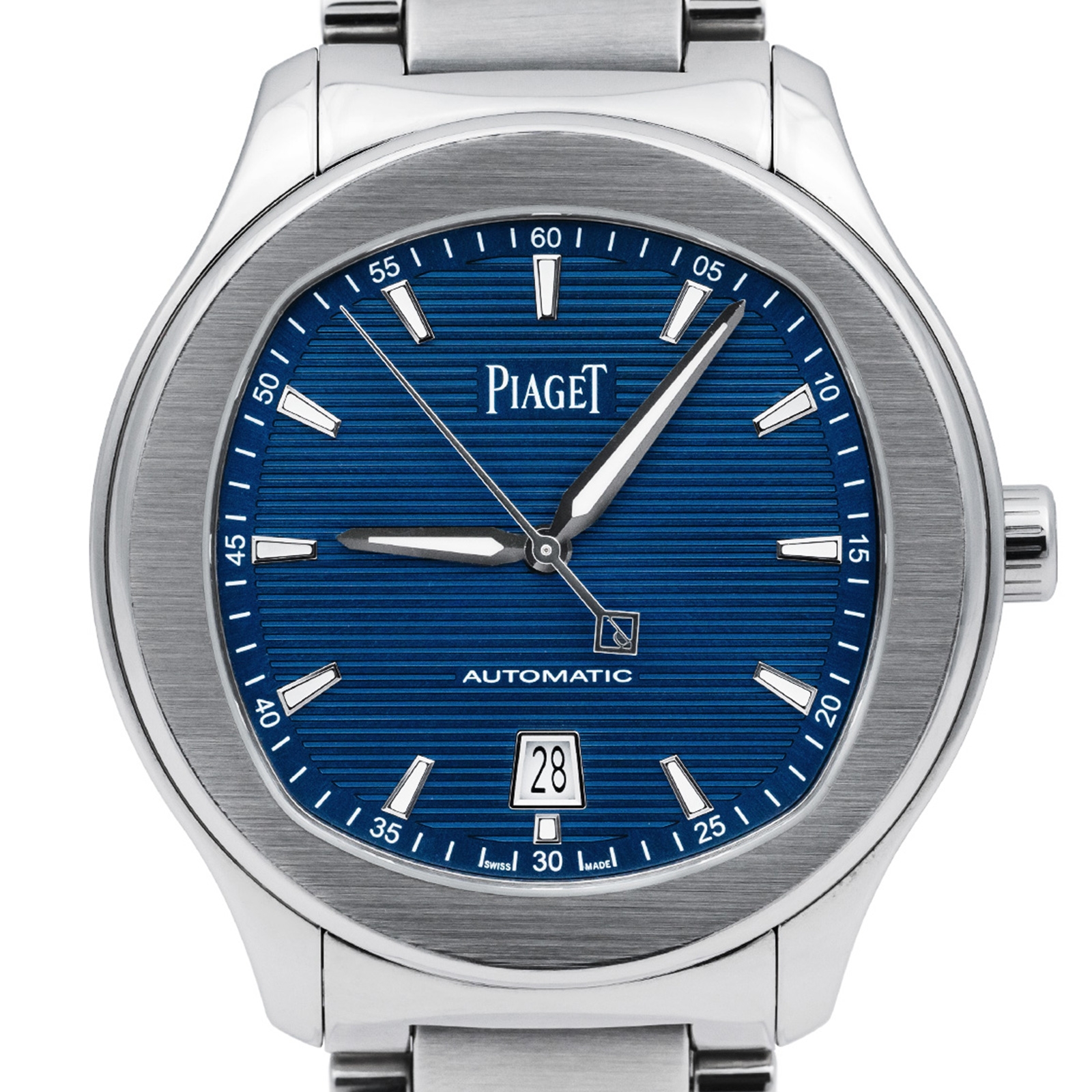 2025/10/7891c216-1325-46a6-9fb3-a55ef0468b6ePiaget_Polo_Date_Steel_Blue_Horizontal_Guilloché_52259-cr.jpg