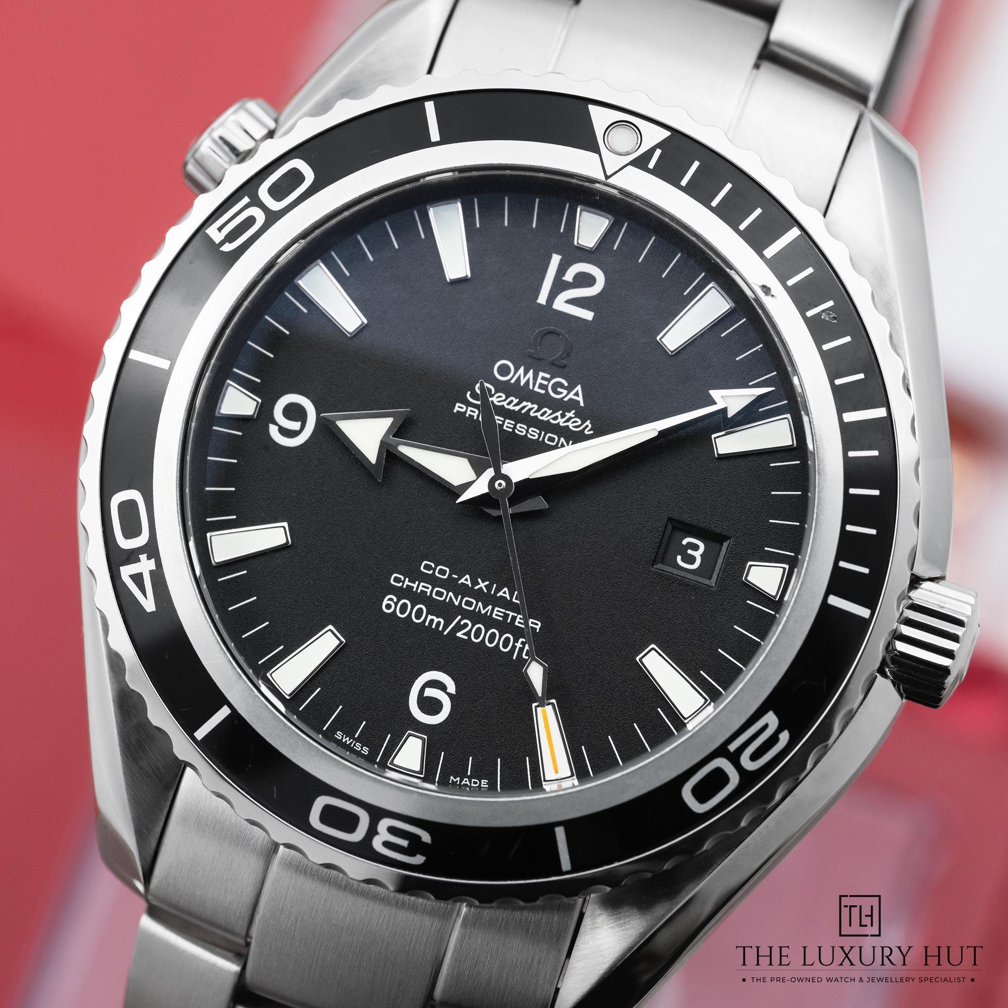 2025/10/Omega_Seamaster_Planet_Ocean_Steel_45.5_Black_52228-e.jpg