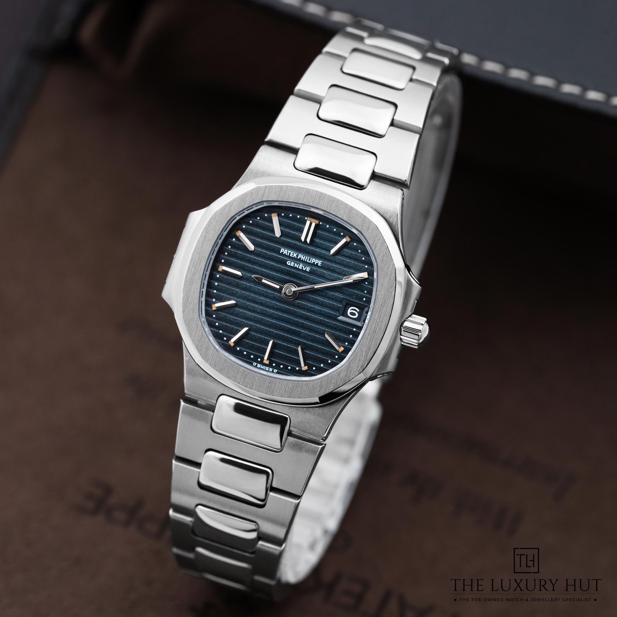2025/10/Patek_Philippe_Lady_Nautilus_Steel_27mm_Blue_51982-b.jpg