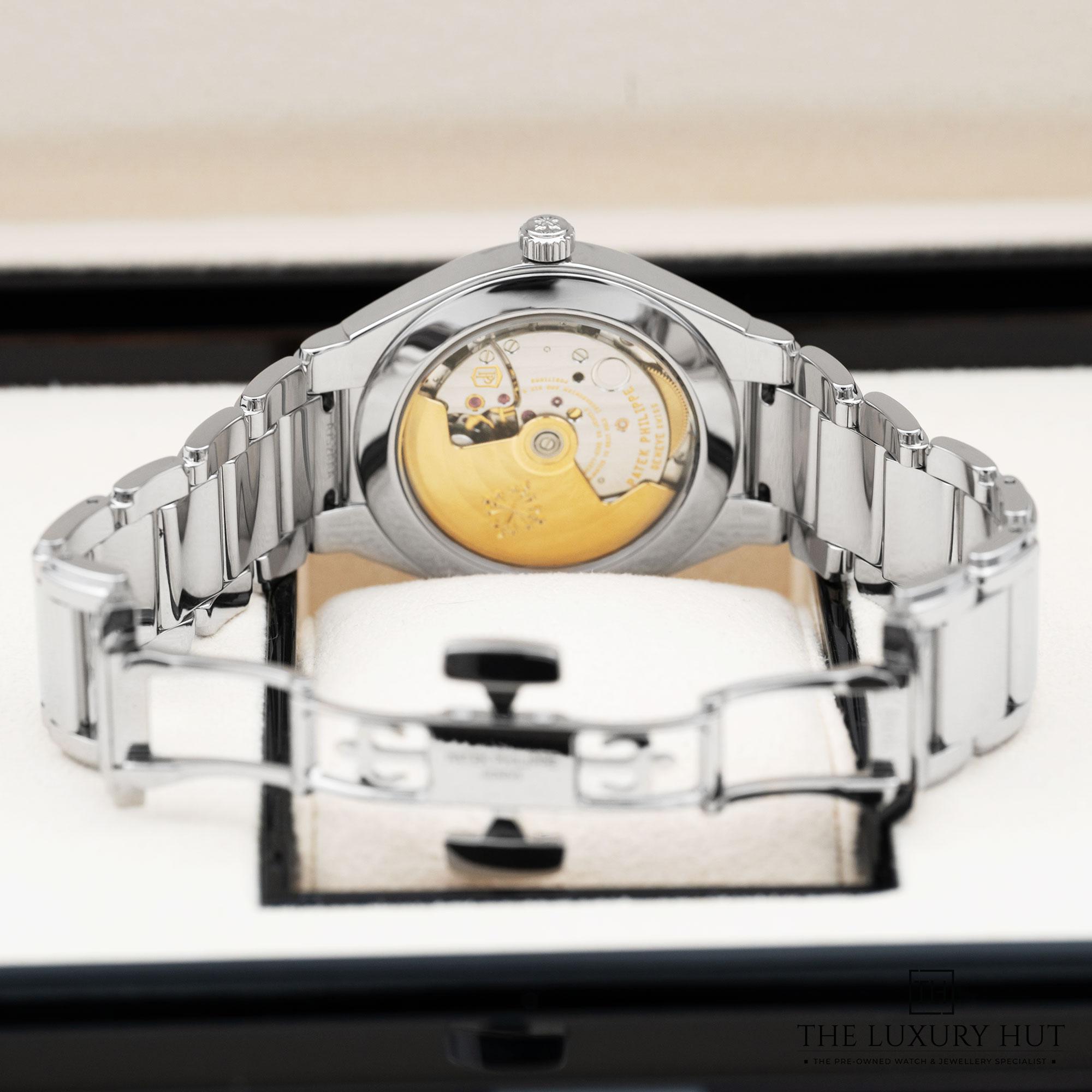 2025/10/Patek_Philippe_Twenty4_Steel_36_Grey_Sunburst_52183-c.jpg