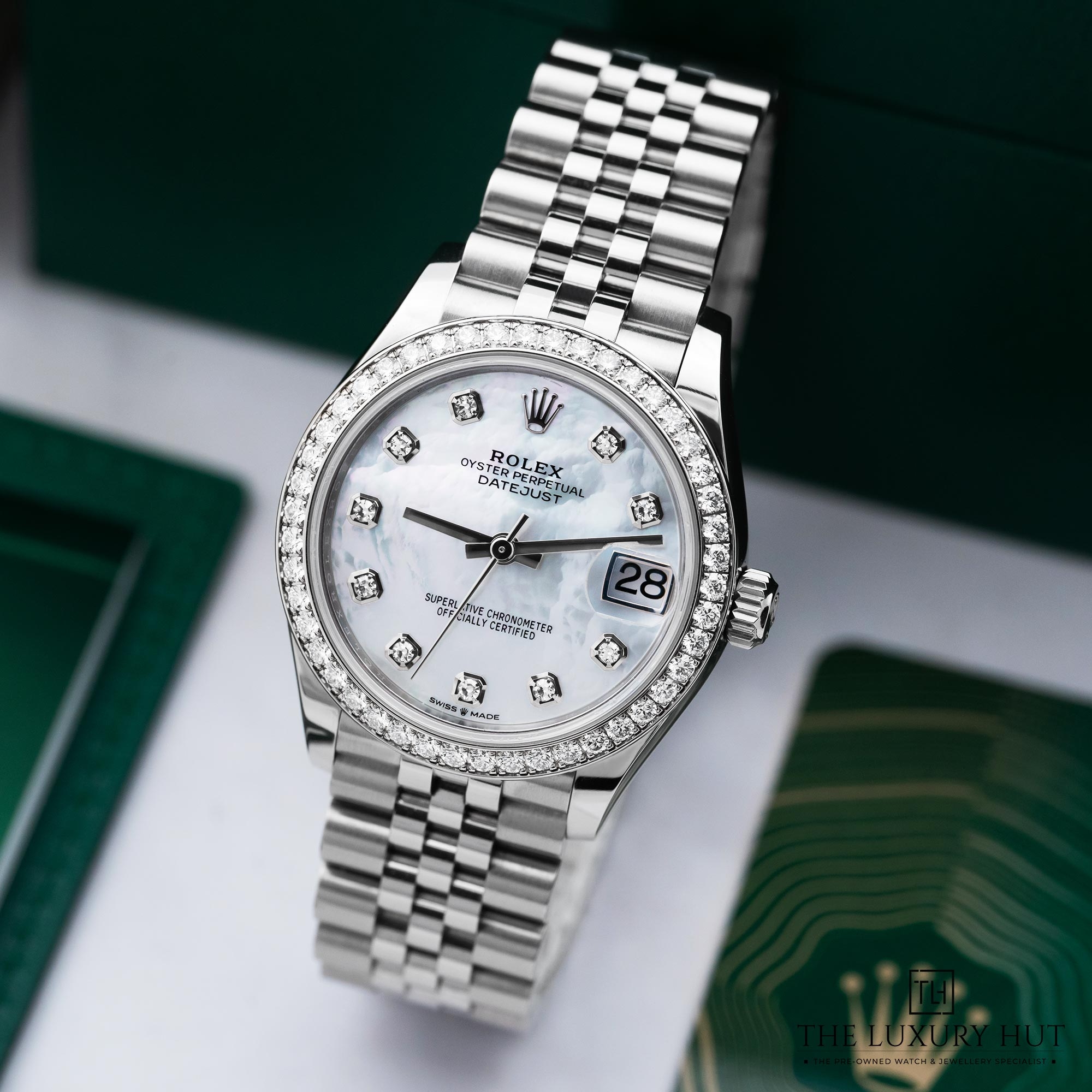 2025/10/Rolex_Datejust_31mm_MOP_Diamond-Set_52225-b.jpg
