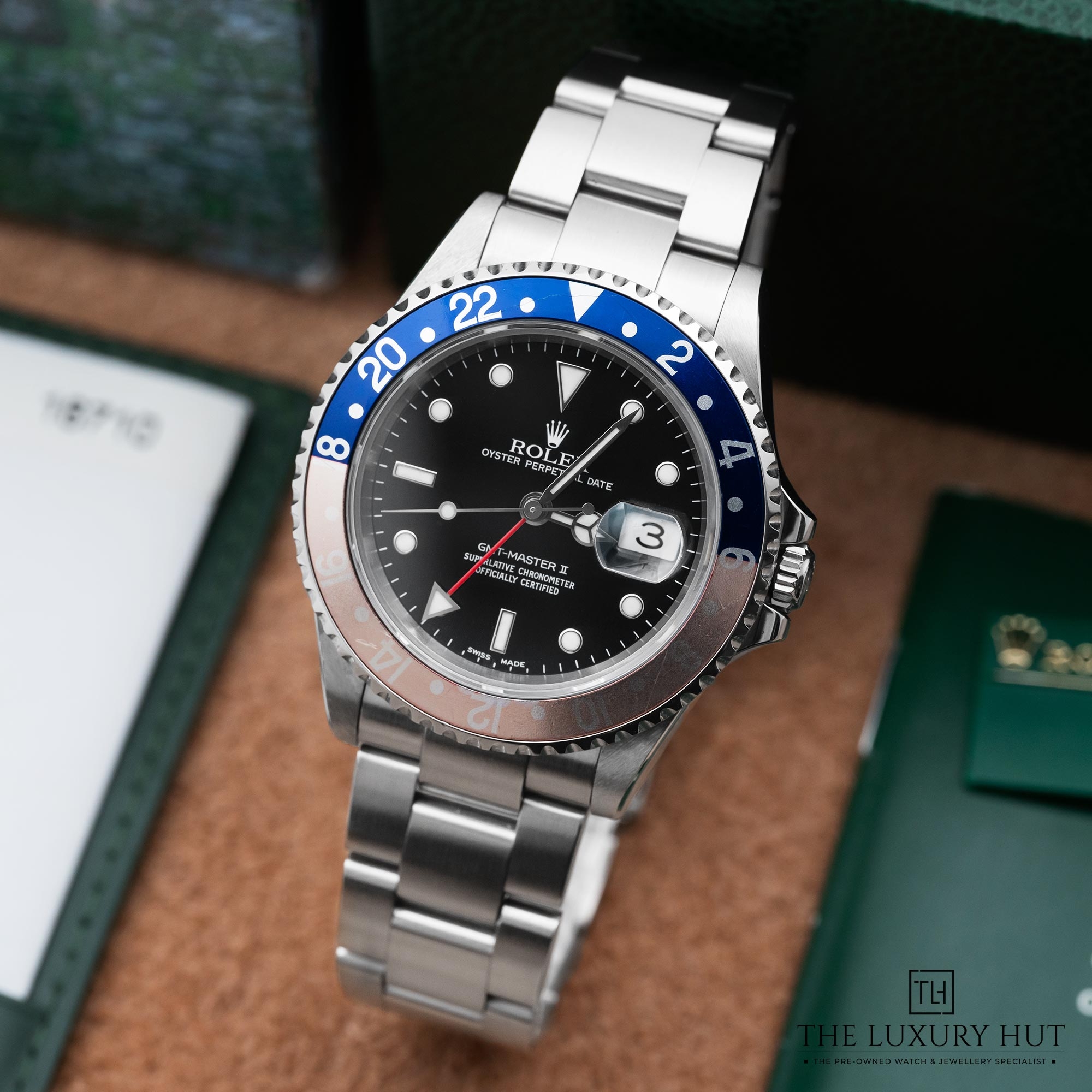 2025/10/Rolex_GMT-Master_II_Pepsi_Steel_40mm_Black_52186-b.jpg