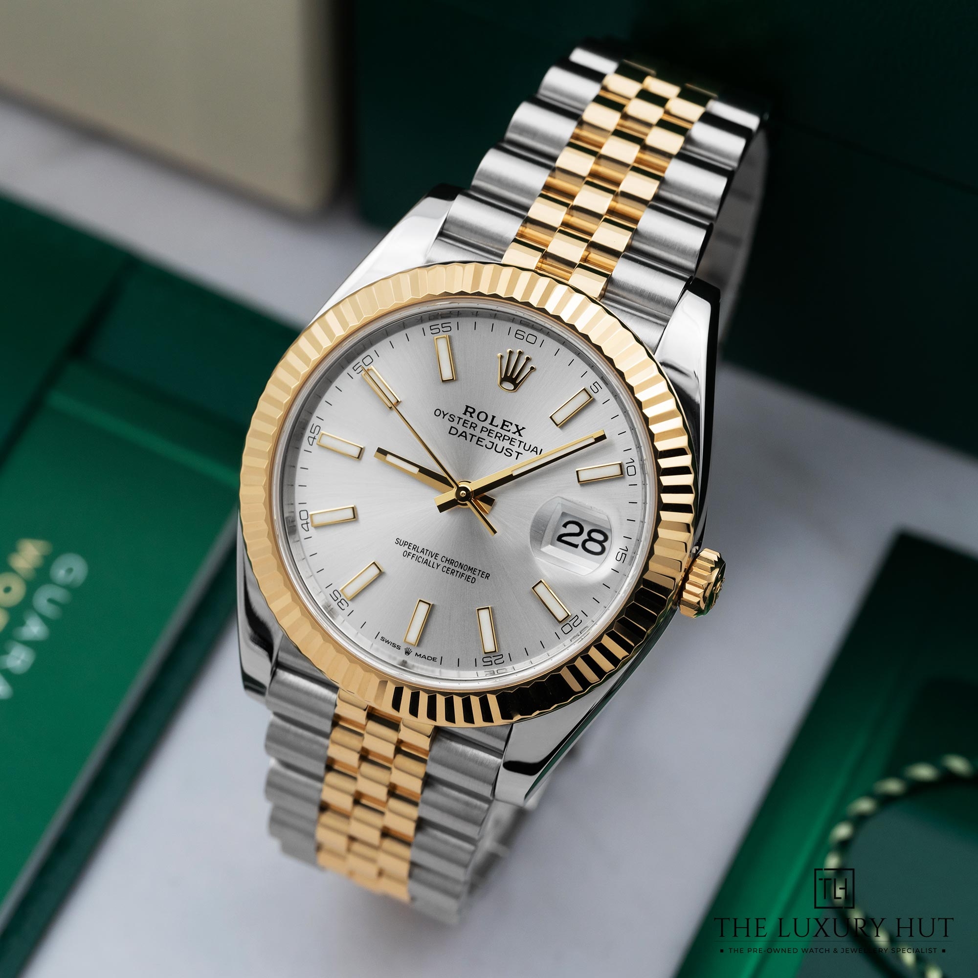 2025/11/01c343c6-6c85-4bd3-840a-7b5299896f89Rolex_Datejust_41_Steel_&_Yellow_Gold_Silver__Baton_52346-b.jpg