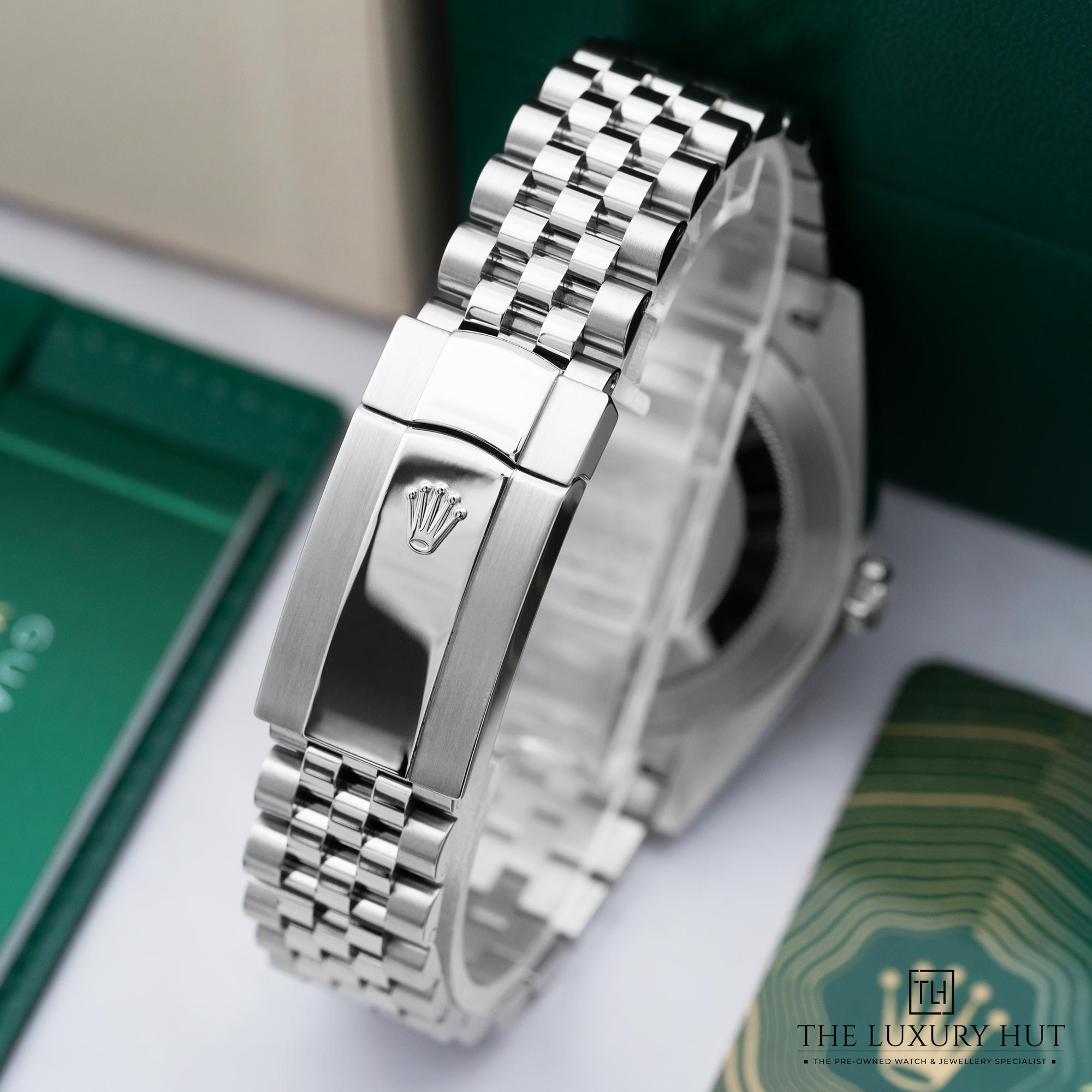 2025/11/06464266-9459-4a78-a0cb-fa02b6689f0dRolex_Datejust_41mm_White_Baton_Dial_LB735-d.jpg