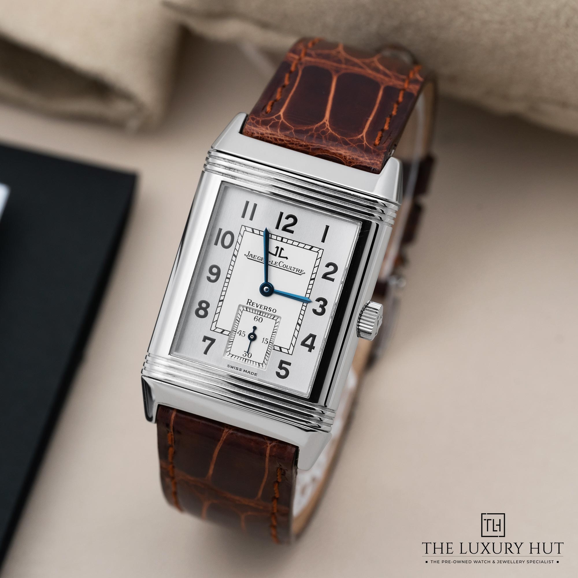 2025/11/39a83f0a-5baf-4bed-903c-94b33d3c1619Jaeger-LeCoultre_Reverso_Grande_Taille_26mm_Silver_51826-b.jpg