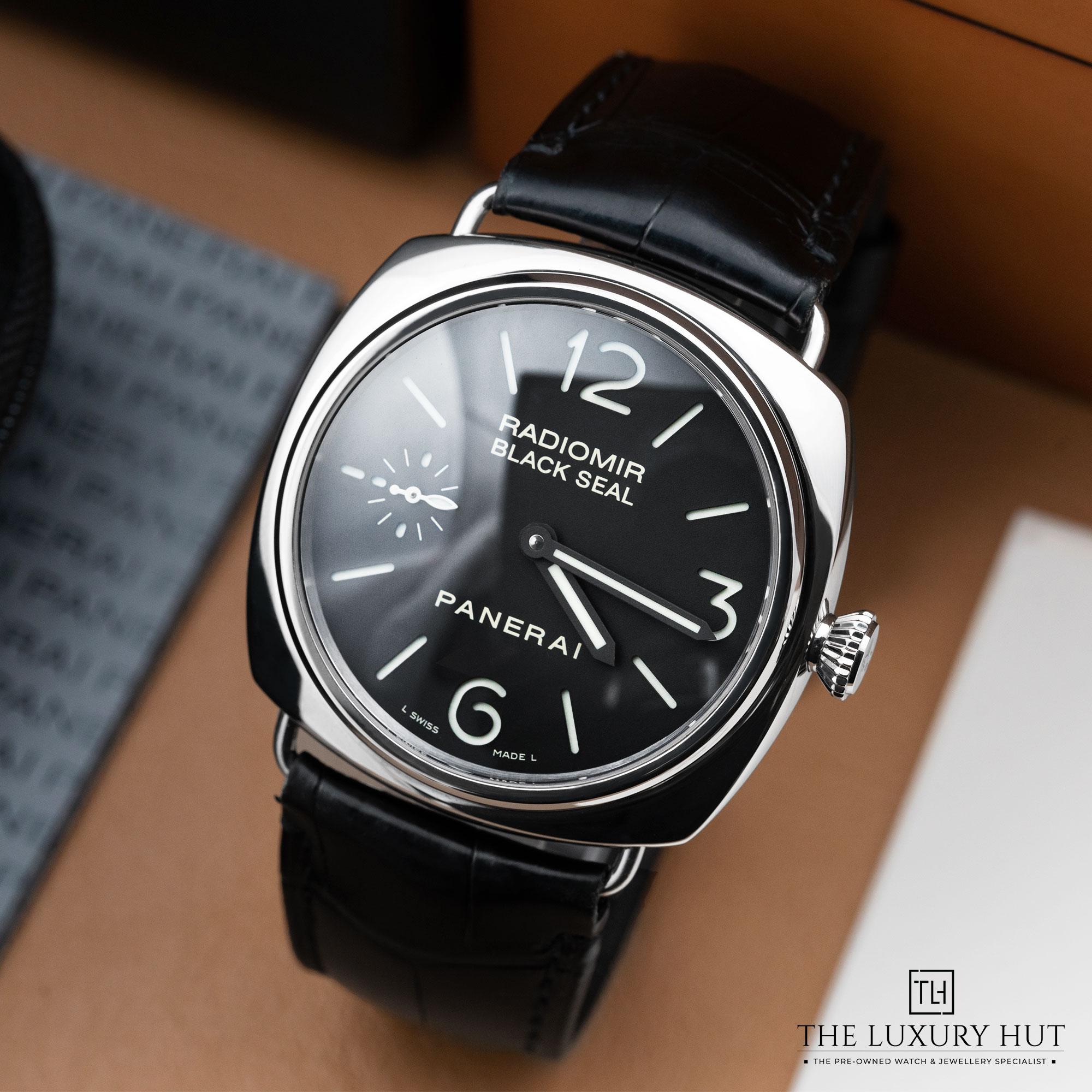 2025/11/4a4b1aa3-6018-4ff7-ad36-b319aa6e6c87Panerai_Radiomir_Black_Seal_45mm_Black_Dial_52320-b.jpg