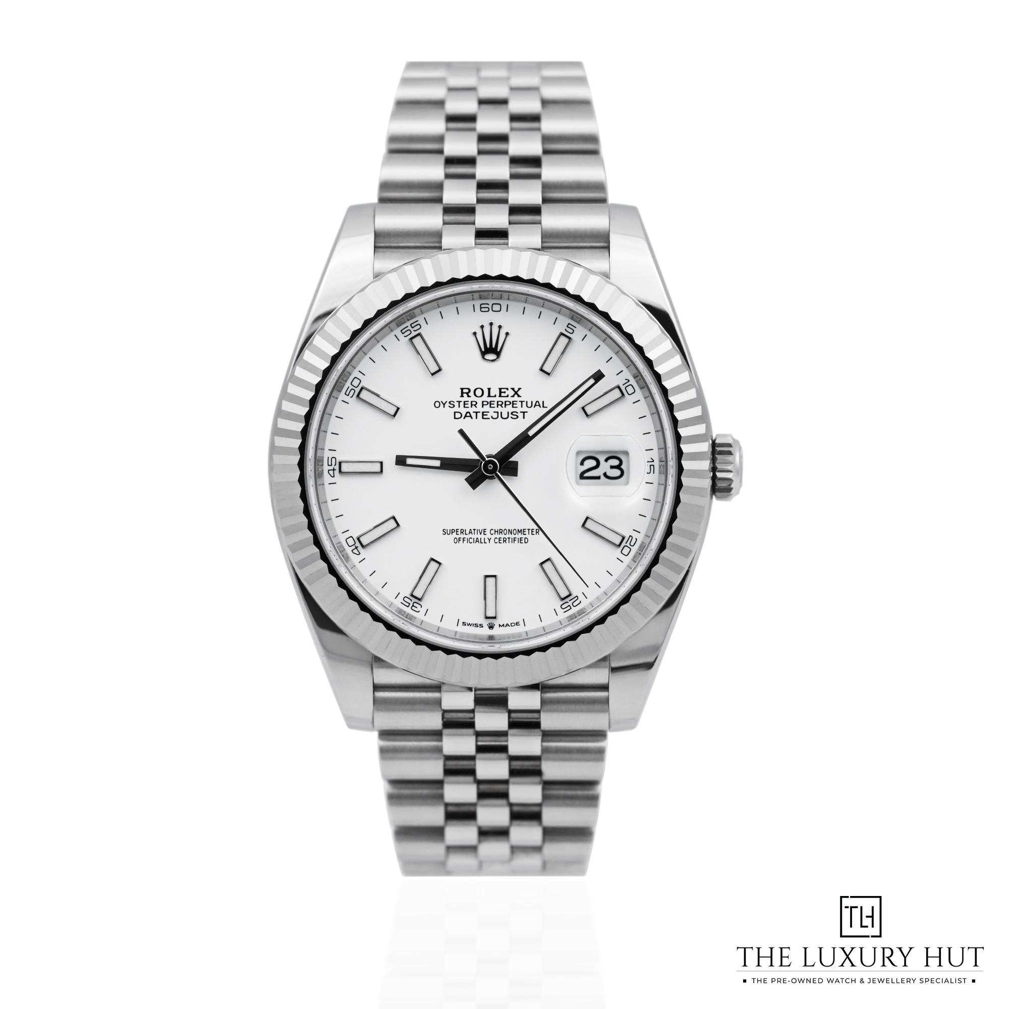 2025/11/664b7a68-7308-4b91-bccd-bccf6aa79094Rolex_Datejust_41mm_White_Baton_Dial_LB735-a.jpg