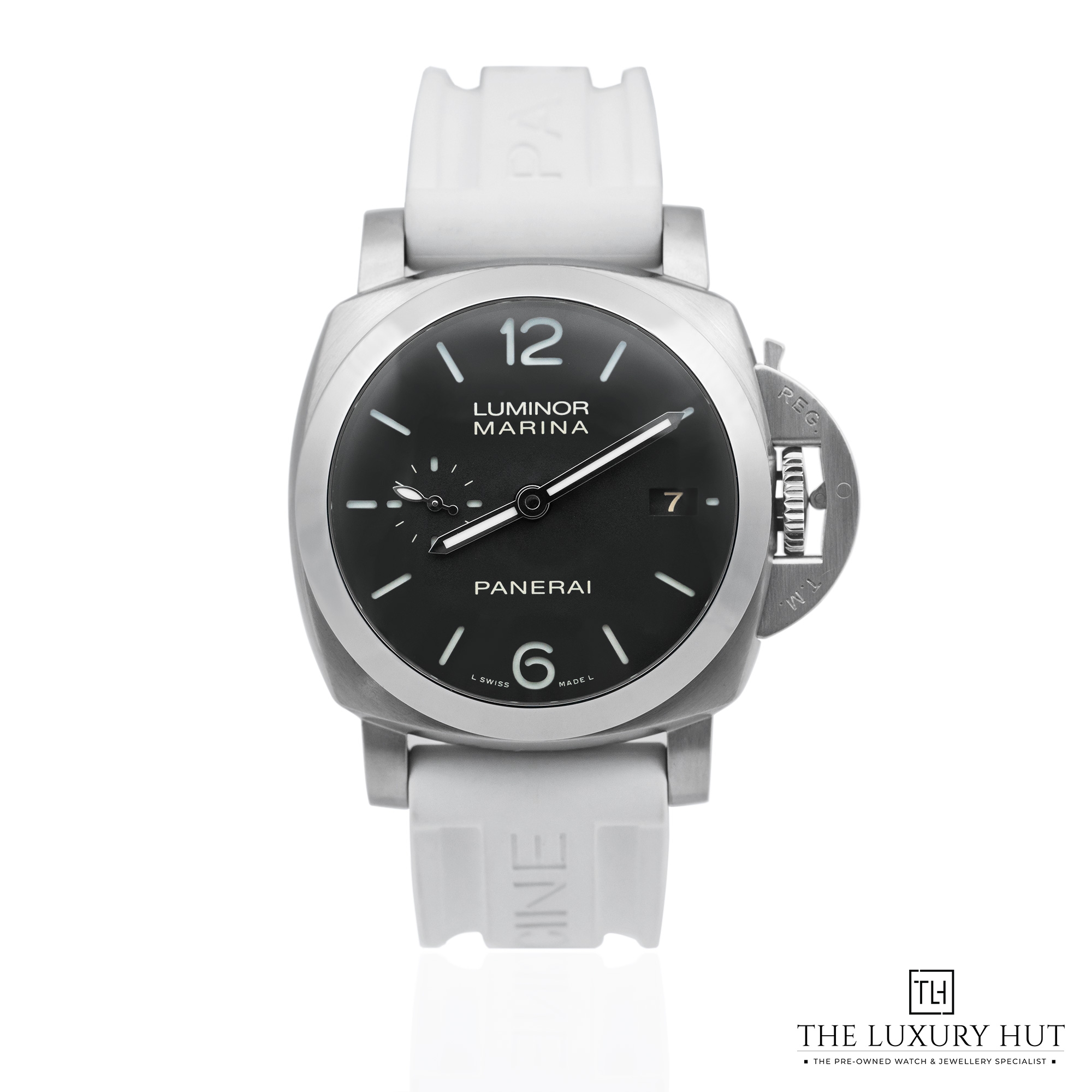2025/11/93228245-5c79-4f09-93eb-85c44e579836Panerai_Luminor_Marina_1950_3_Days_Steel_Black_52205-a.jpg